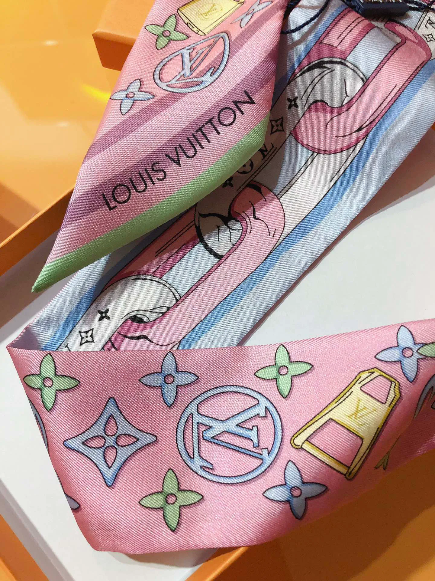 Платки Louis Vuitton 17757838