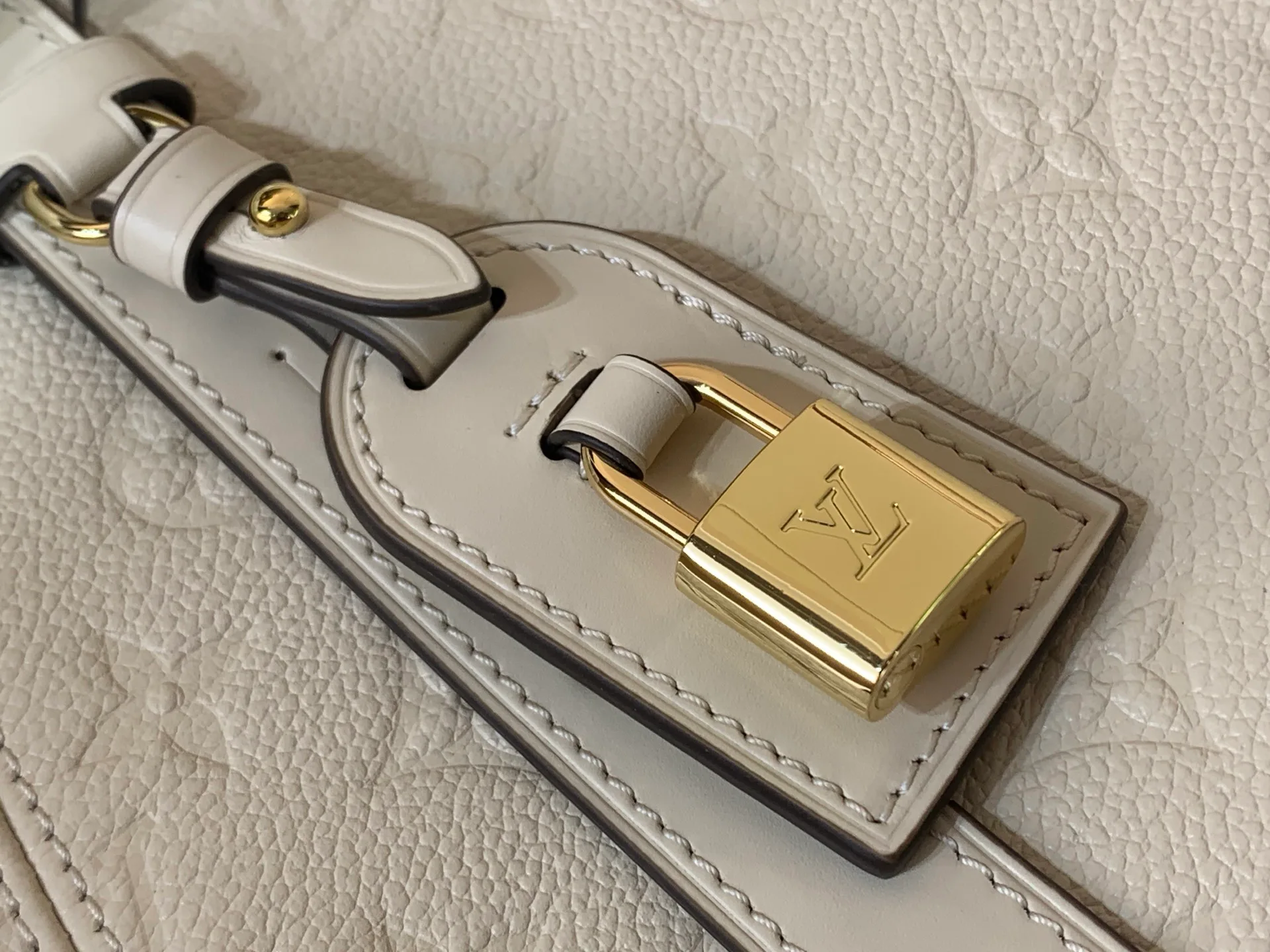 Классические Сумки Женские Louis Vuitton 11617466