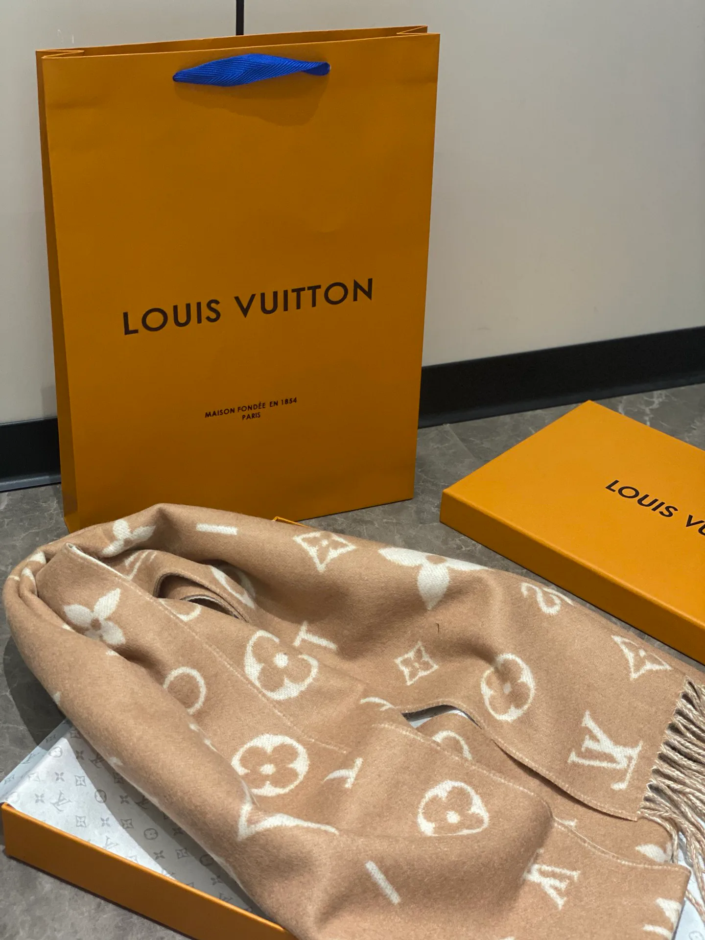 Шарфы Louis Vuitton 436044