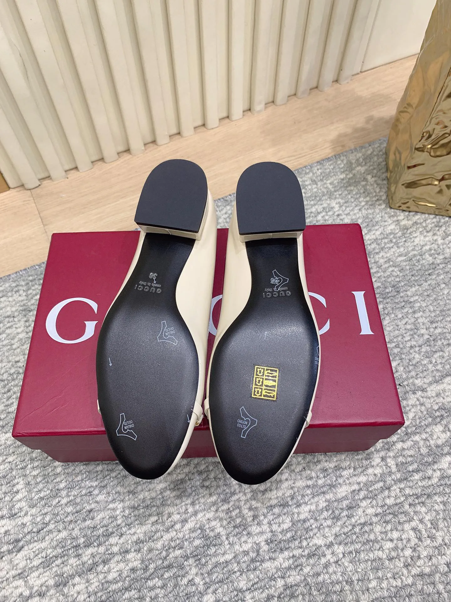 Туфли Женские Gucci 689918