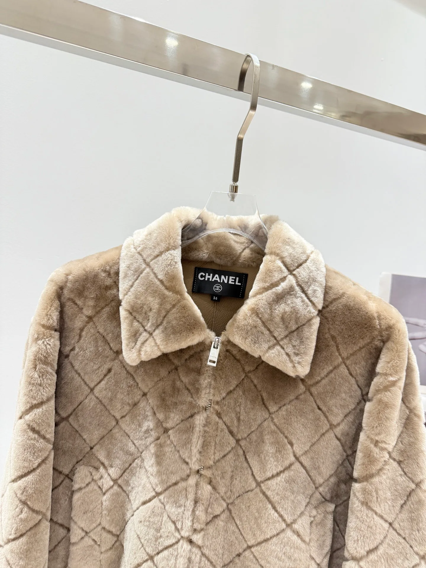 Куртки И Пуховики Женские Chanel 19364386