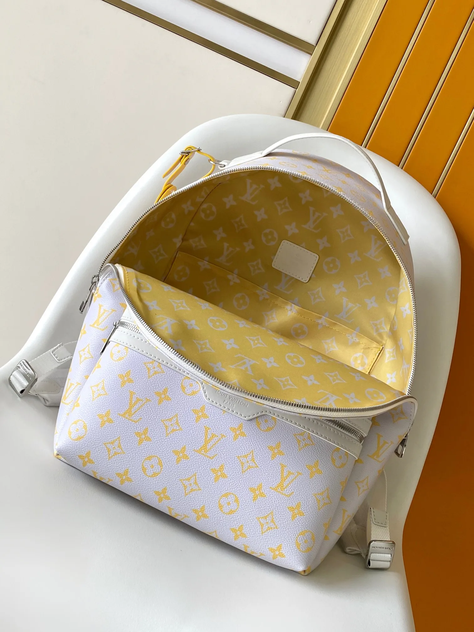 Рюкзаки Женские Louis Vuitton 546404