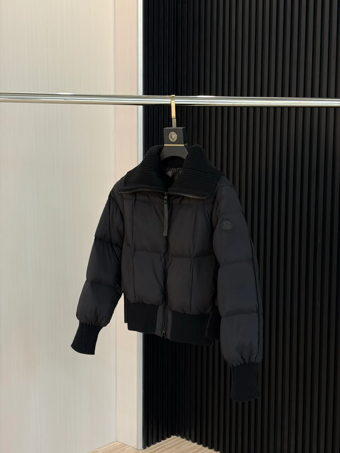 Куртки И Пуховики Женские Moncler 18335649