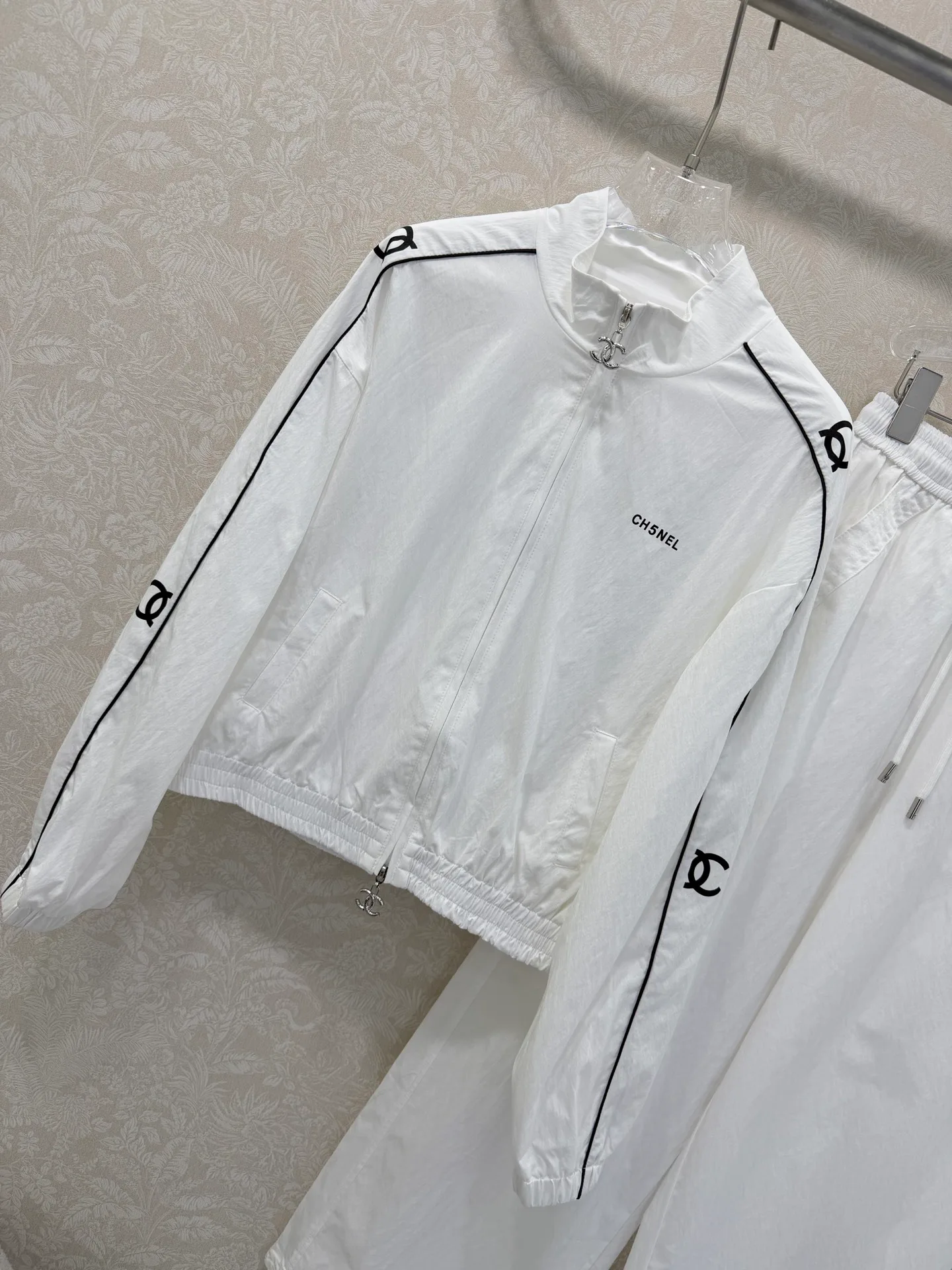 Костюмы Женские Chanel 10268034