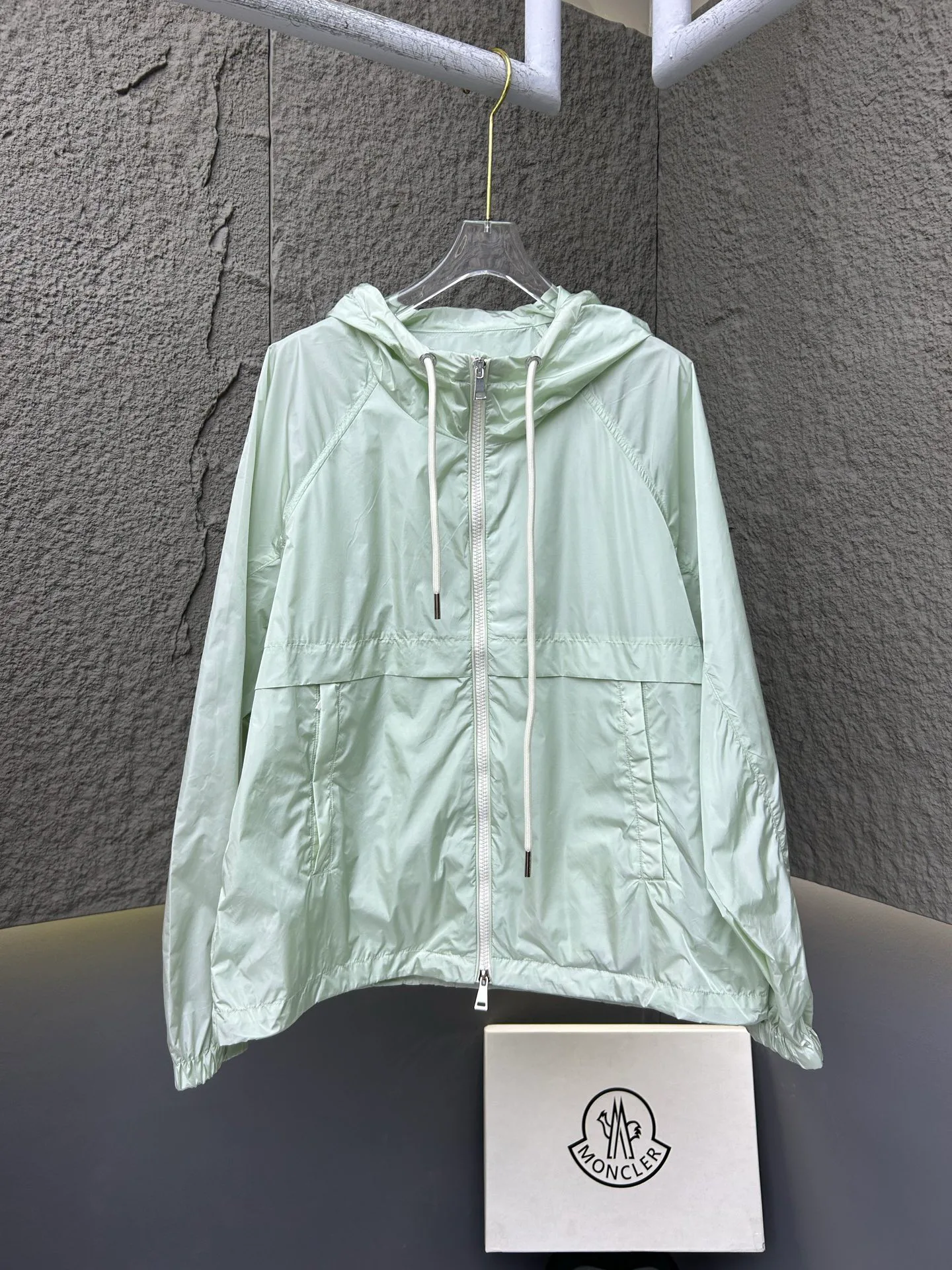 Куртки И Пуховики Женские Moncler 11317722