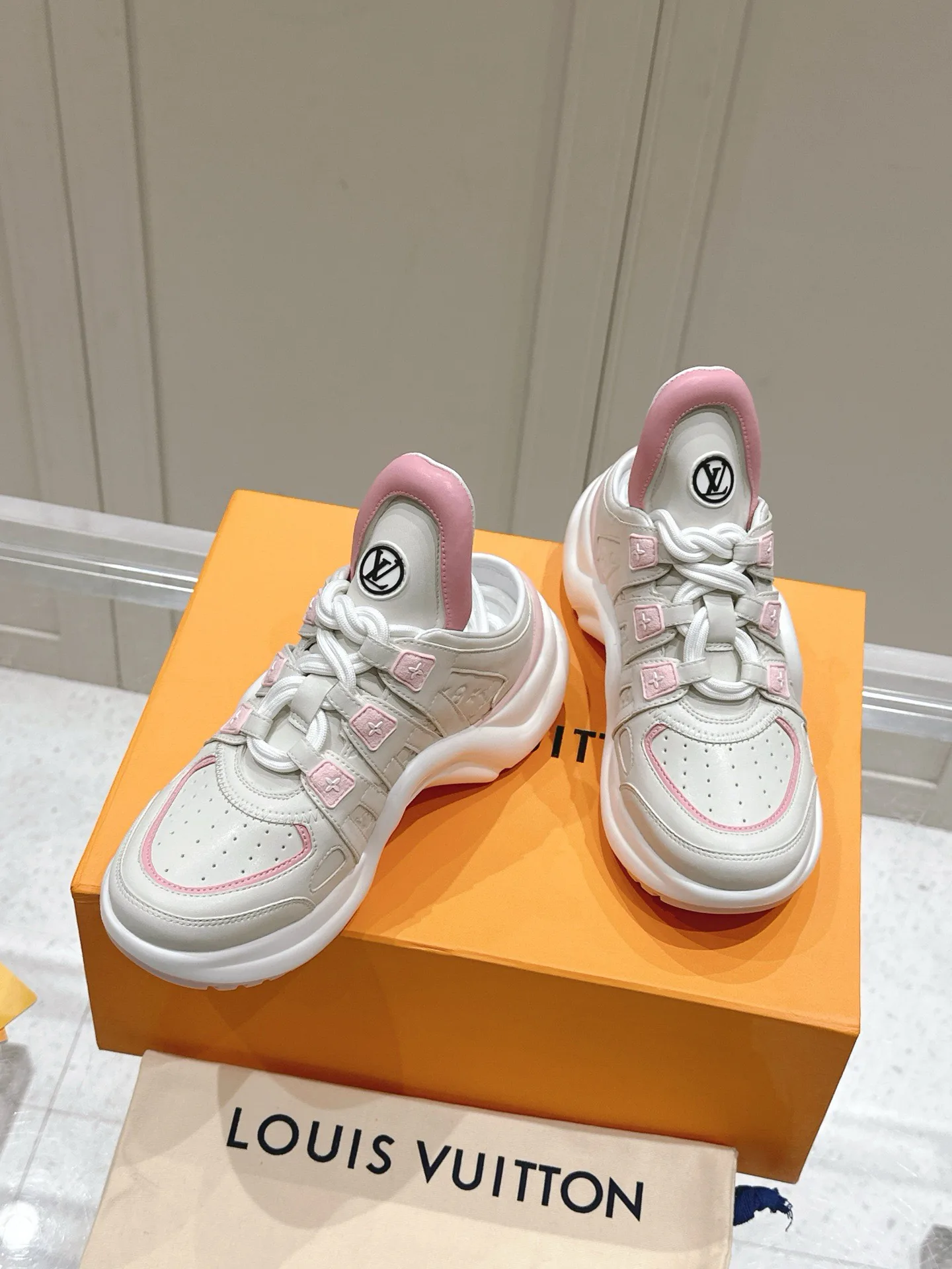 Кроссовки Женские Louis Vuitton 170156