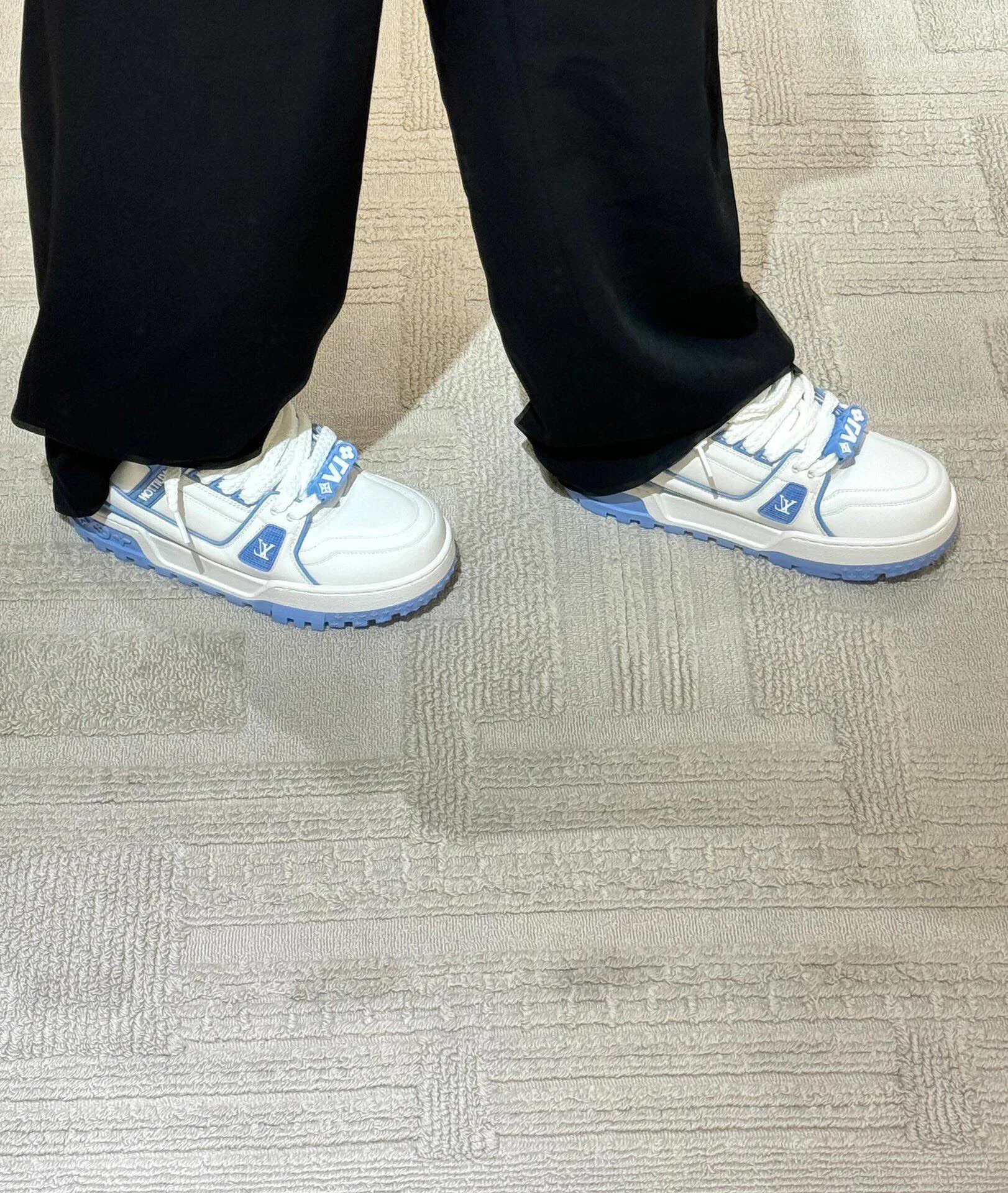 Кроссовки Женские Louis Vuitton 20294