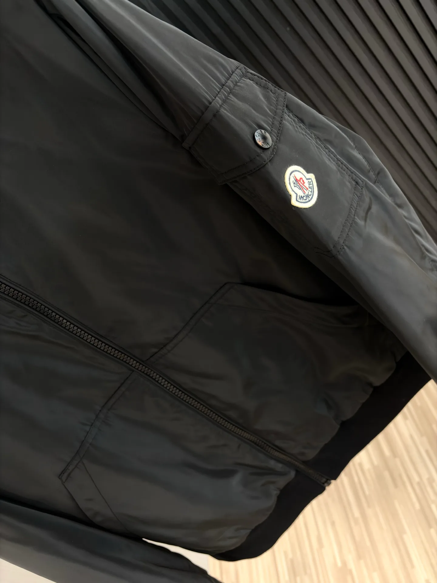 Куртки И Пуховики Мужские Moncler 18218449