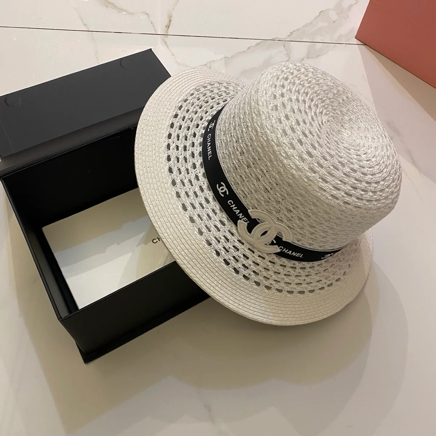 Головные Уборы Chanel 17498282
