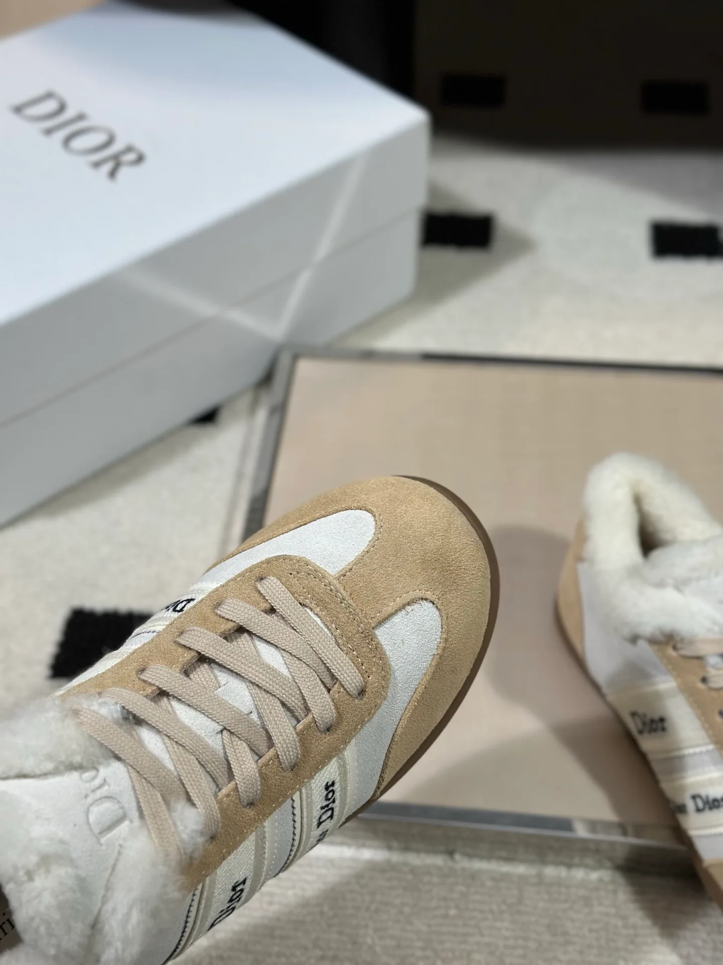 Кроссовки Женские Christian Dior 18366775
