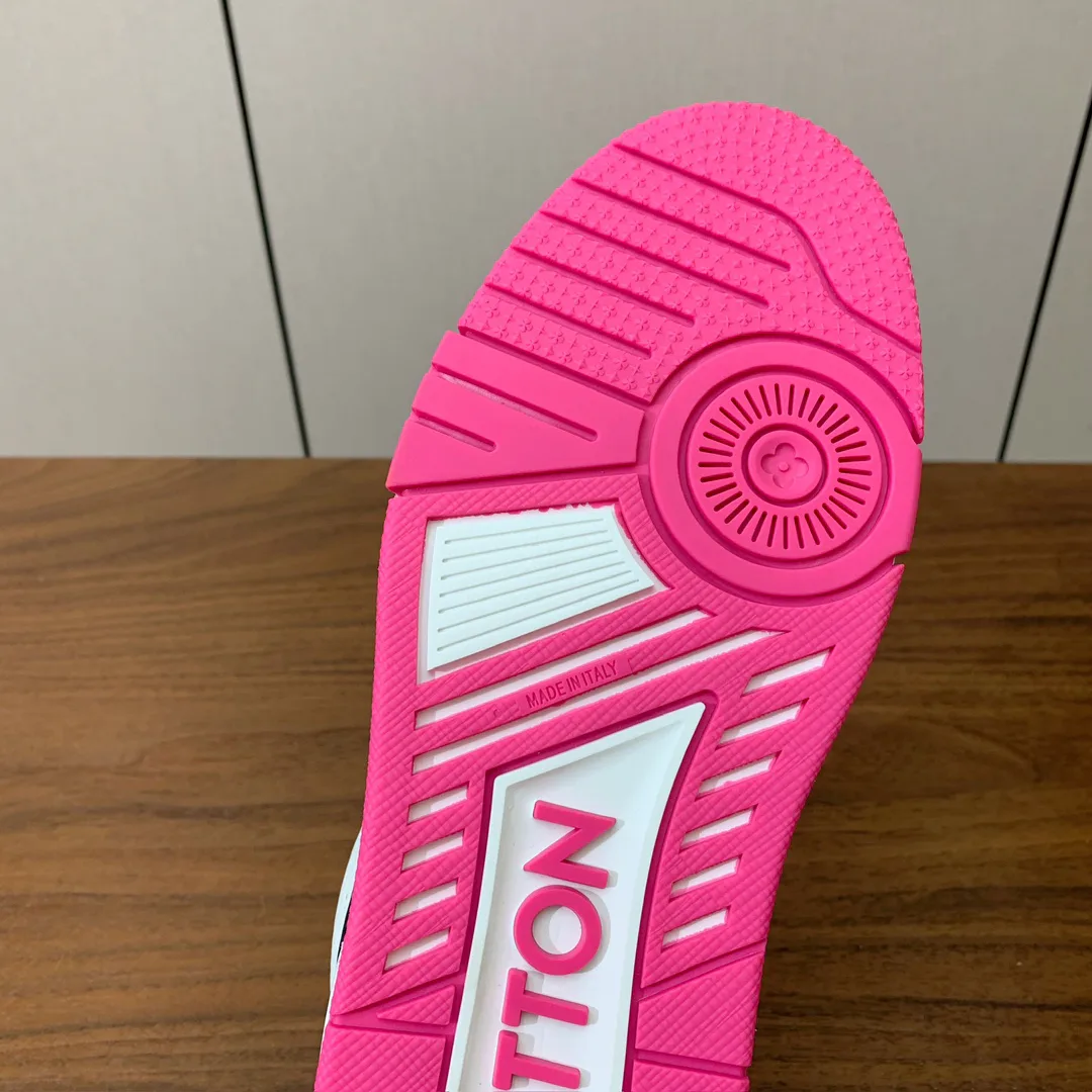 Кроссовки Женские Louis Vuitton 10236188
