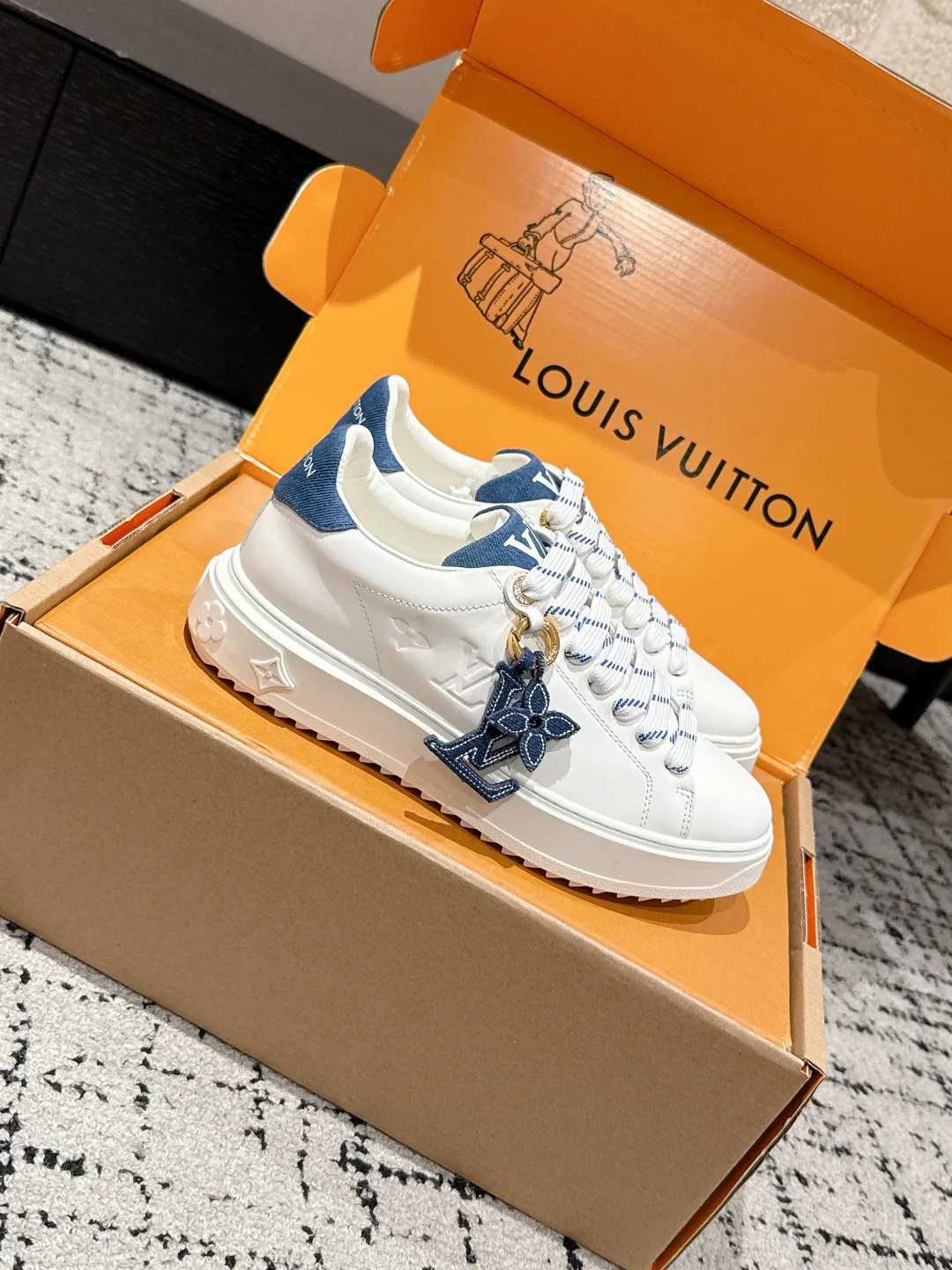 Кроссовки Женские Louis Vuitton 4502473