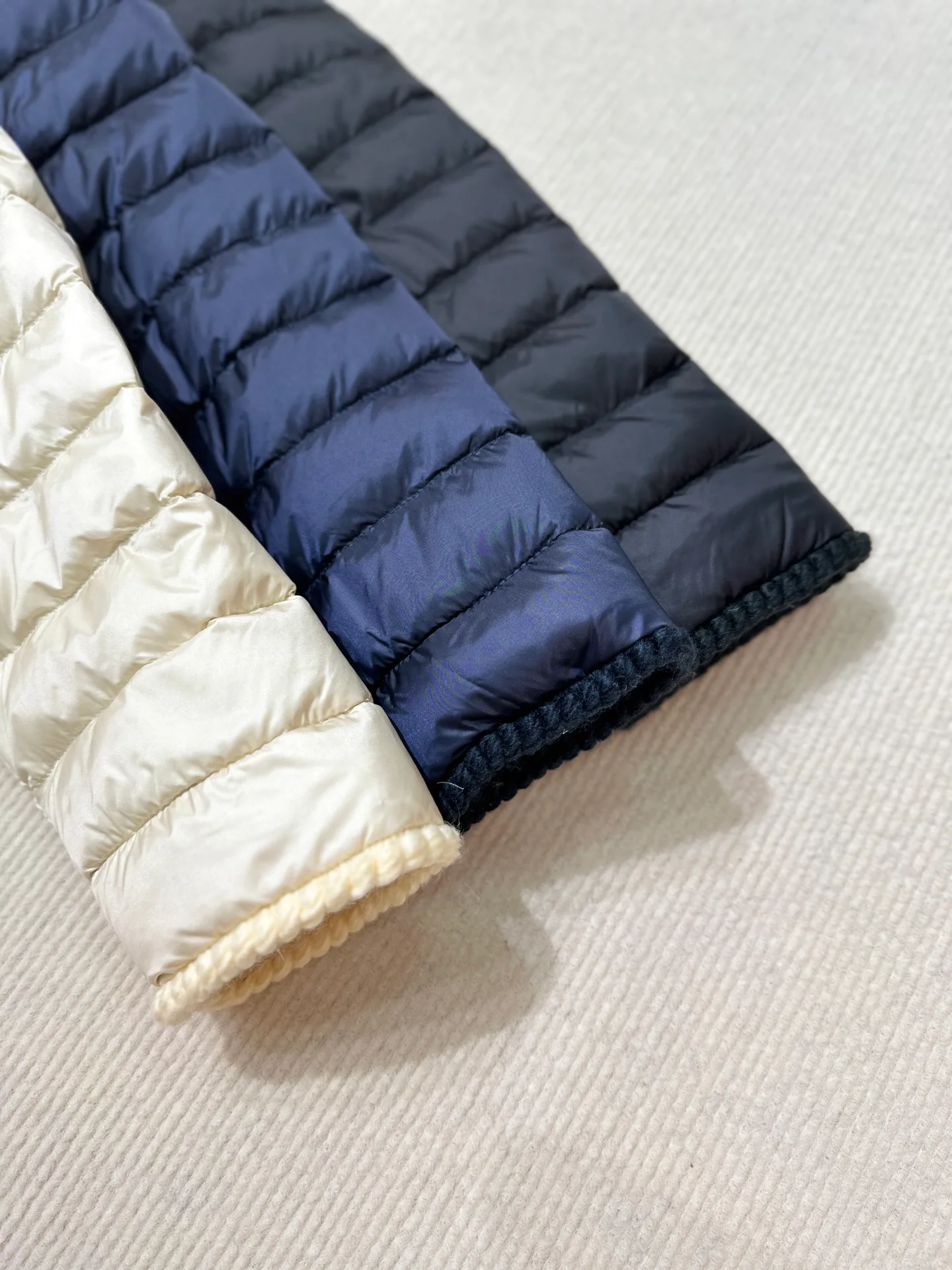 Куртки И Пуховики Женские Moncler 18710179