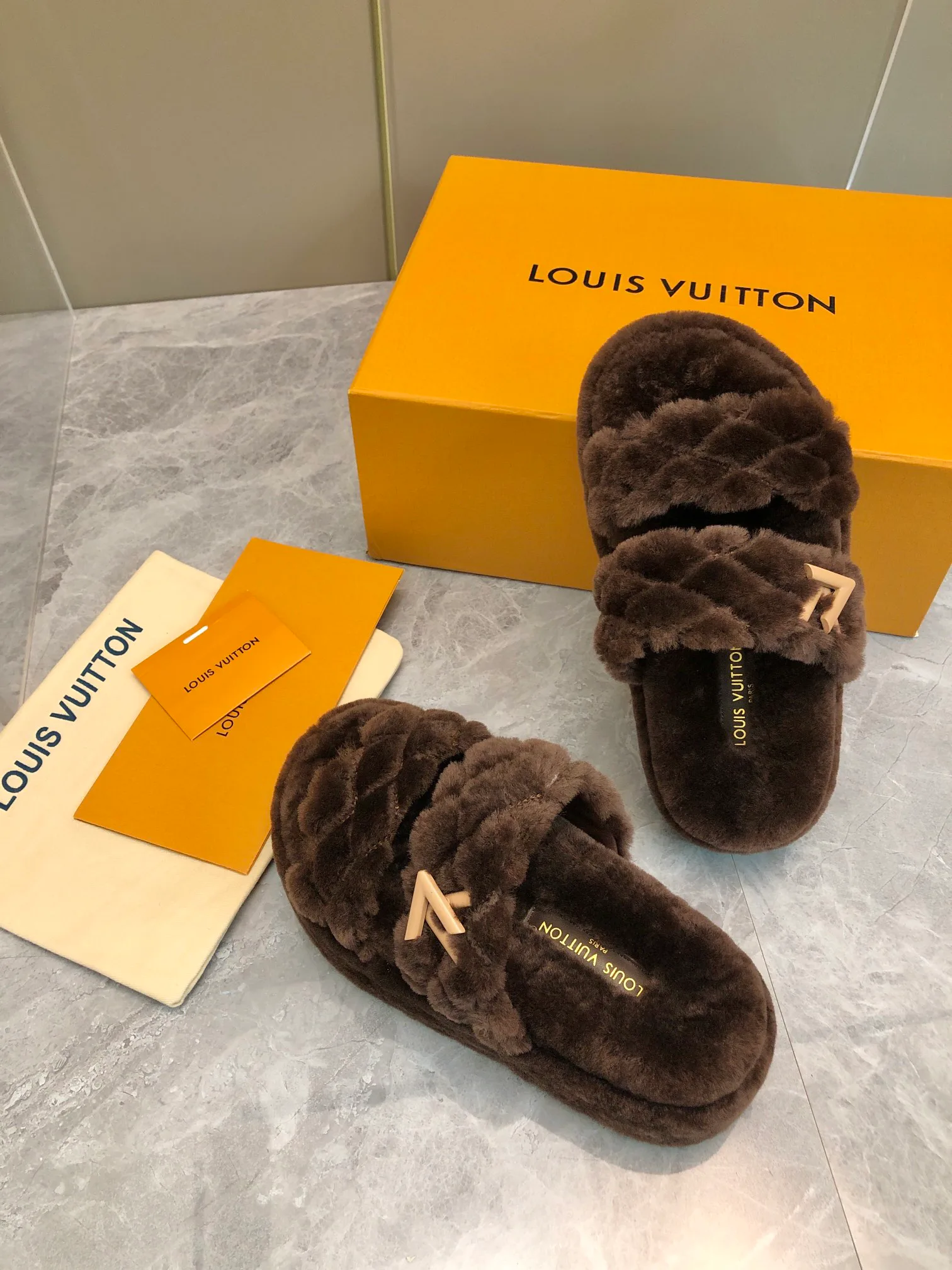Тапочки Женские Louis Vuitton 86913