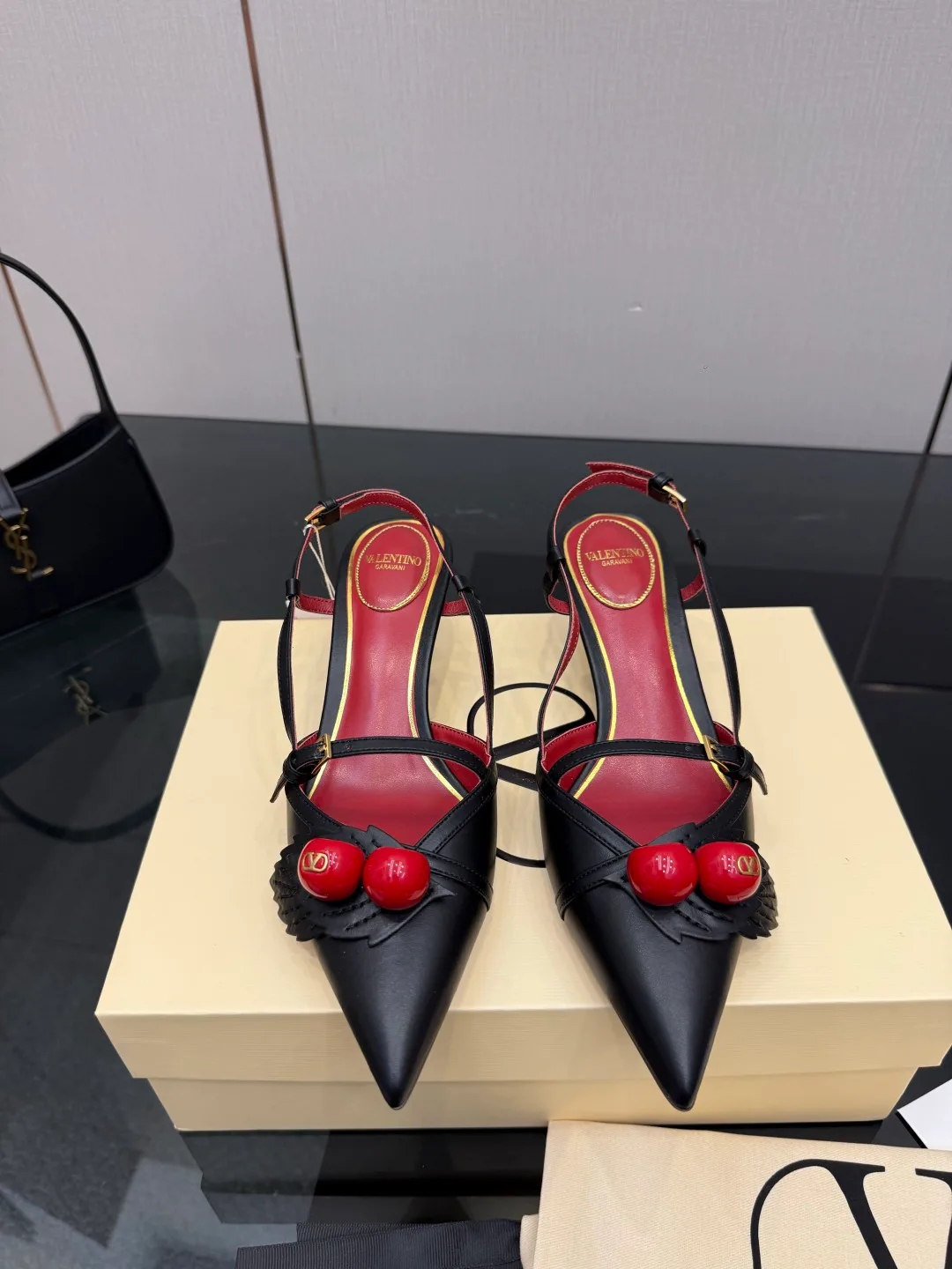 Босоножки Женские Valentino 11682324