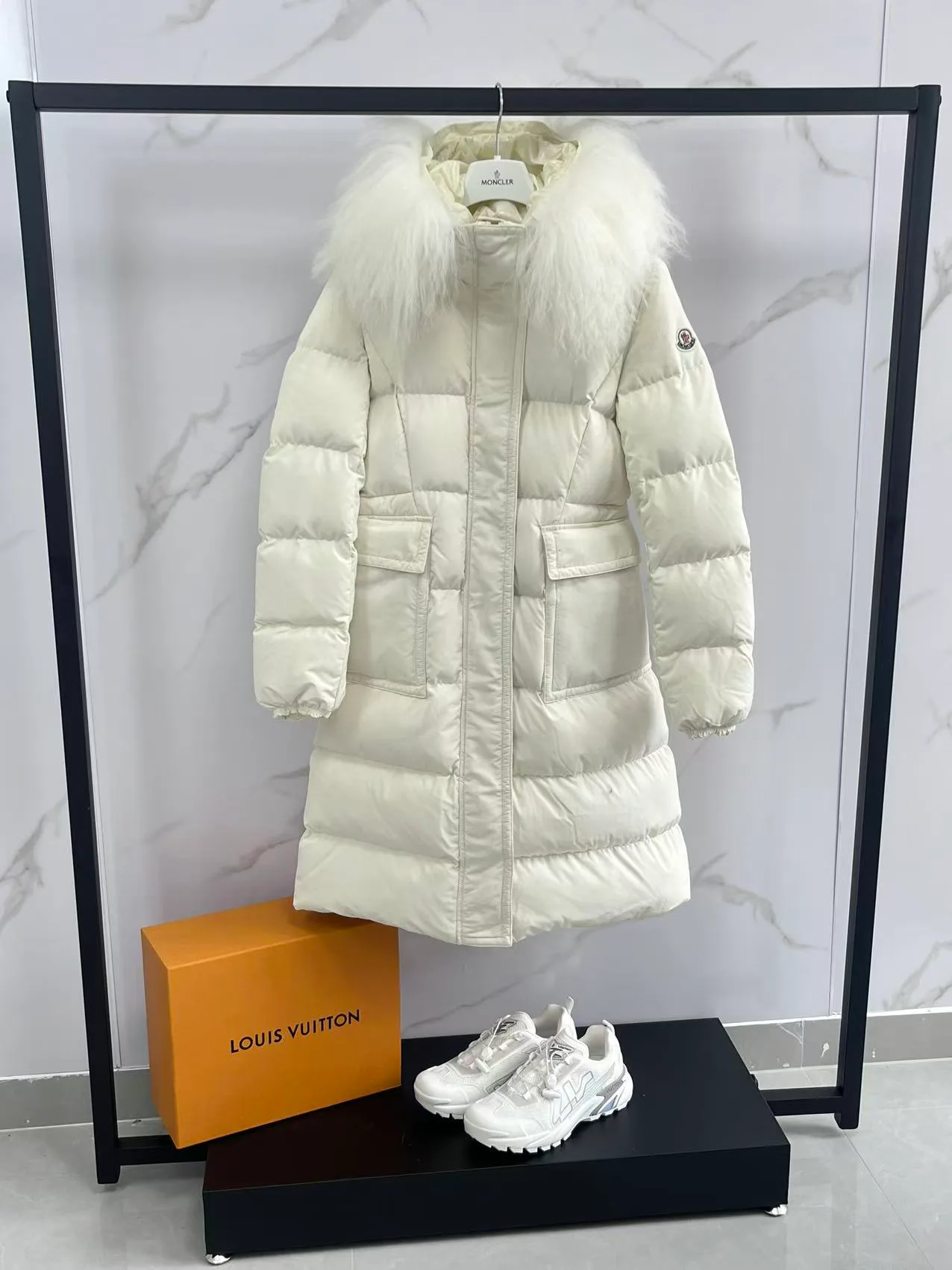 Куртки И Пуховики Женские Moncler 17964582