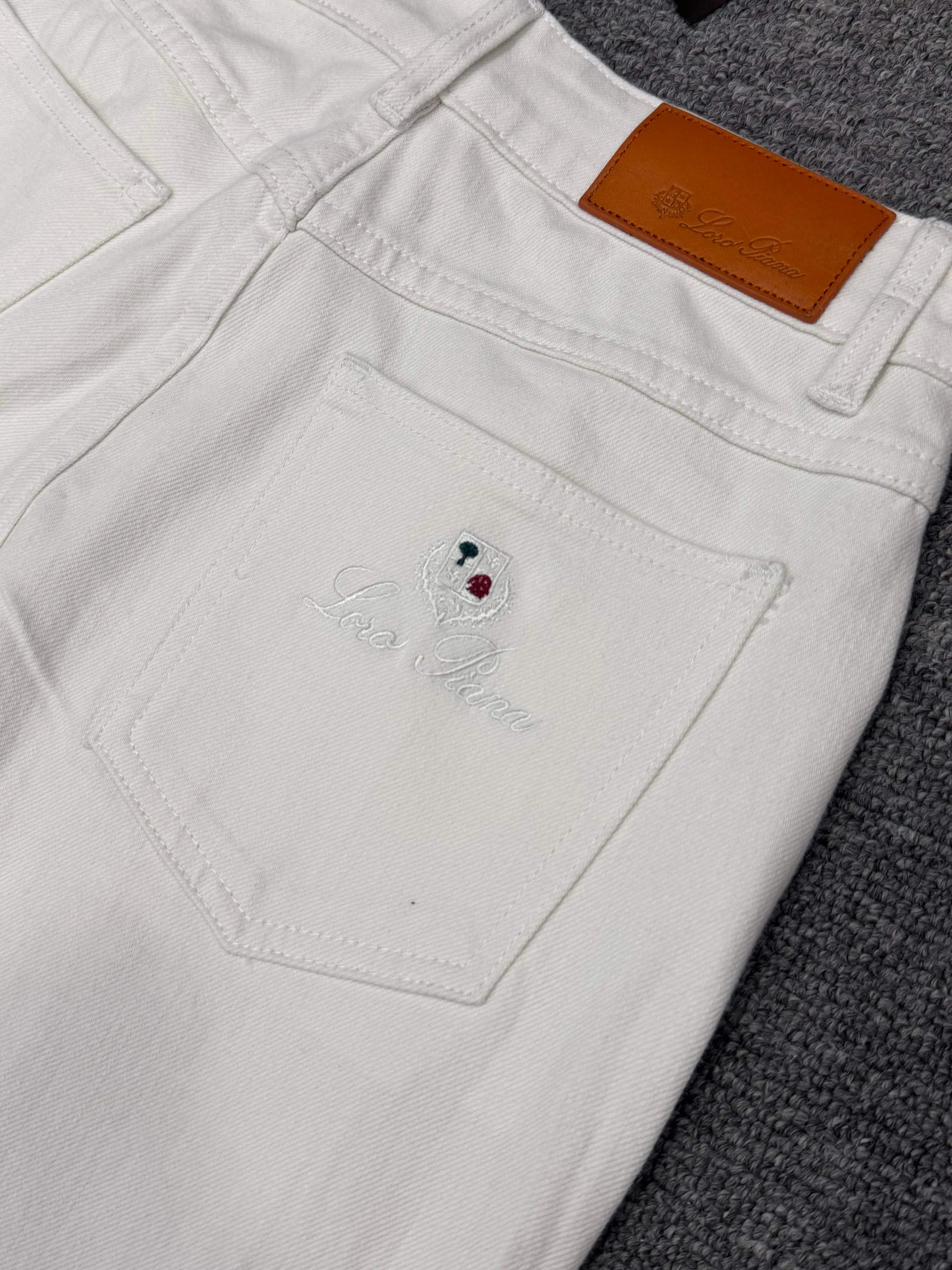 Джинсы Женские Loro Piana 13157871