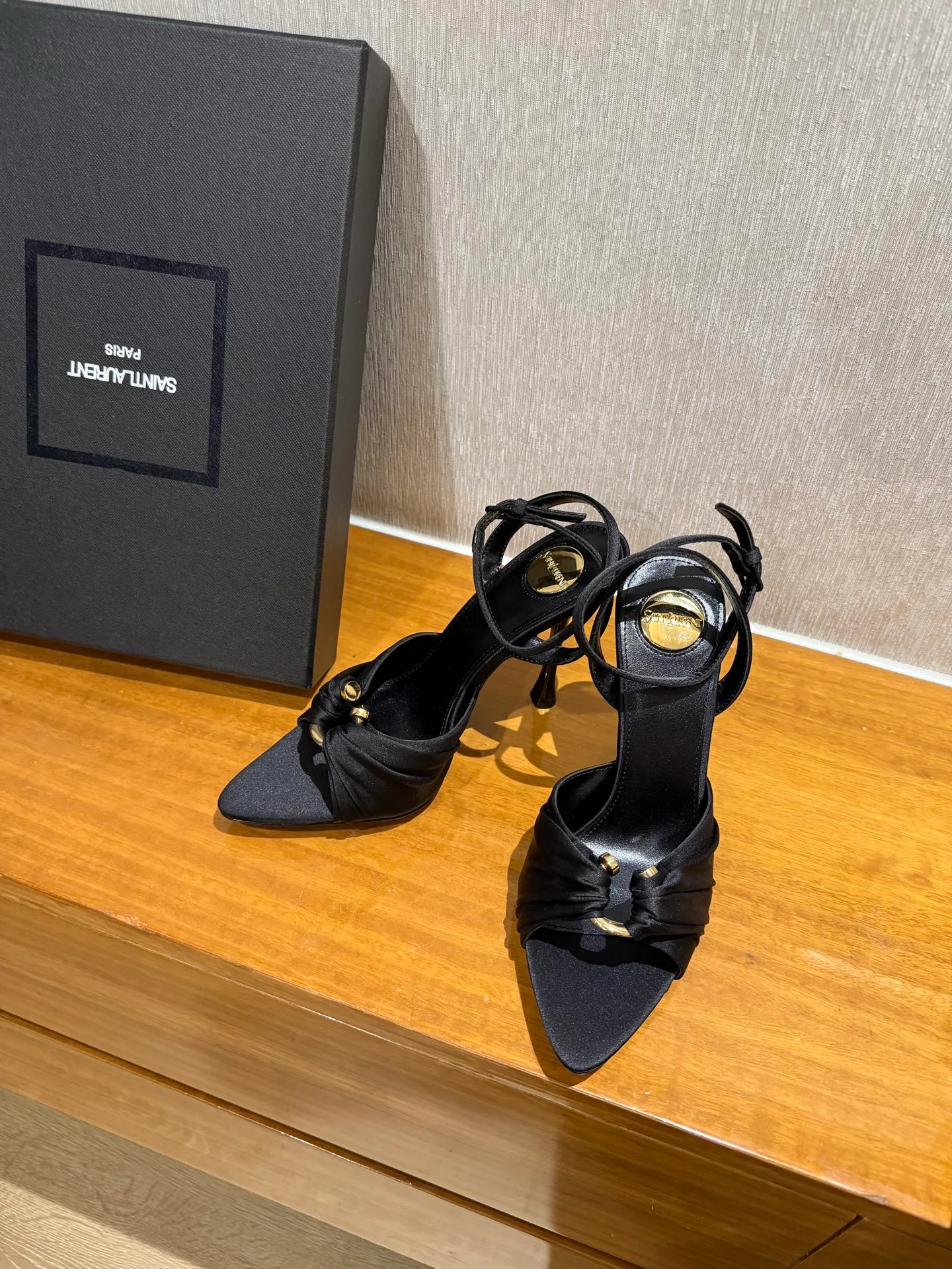 Босоножки Женские Saint Laurent 22193