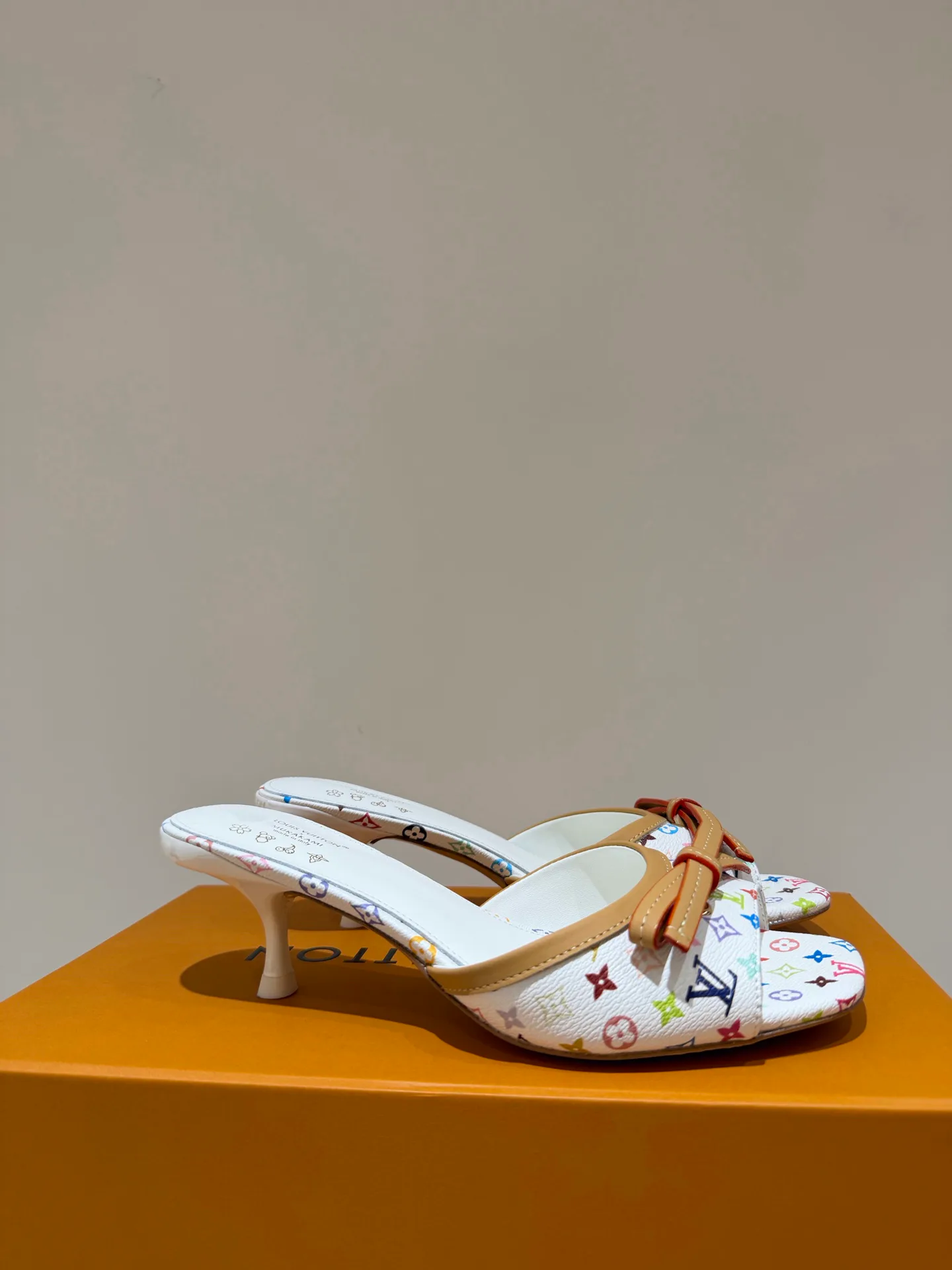 Сандалии Женские Louis Vuitton 11764088