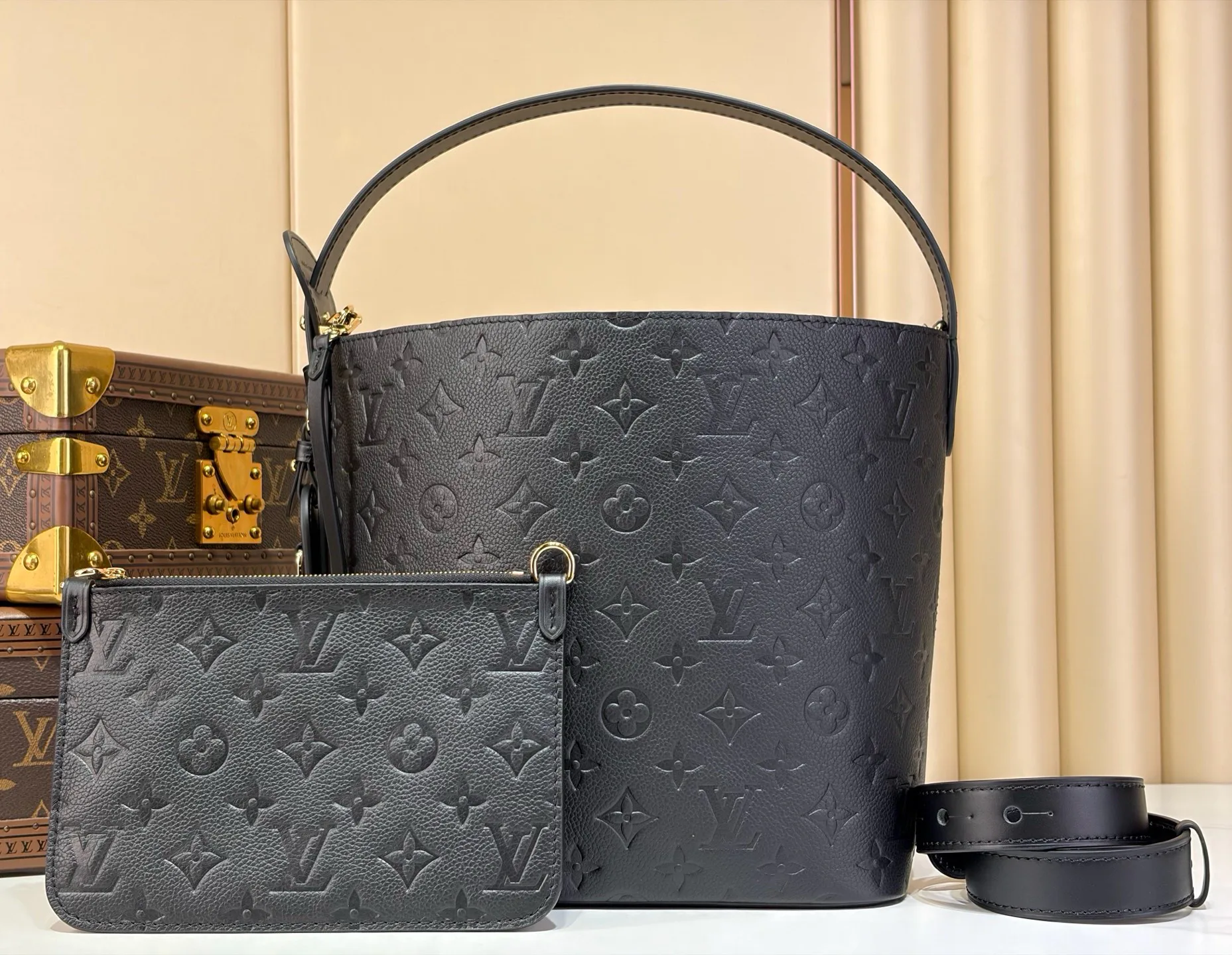 Классические Сумки Женские Louis Vuitton 17499364