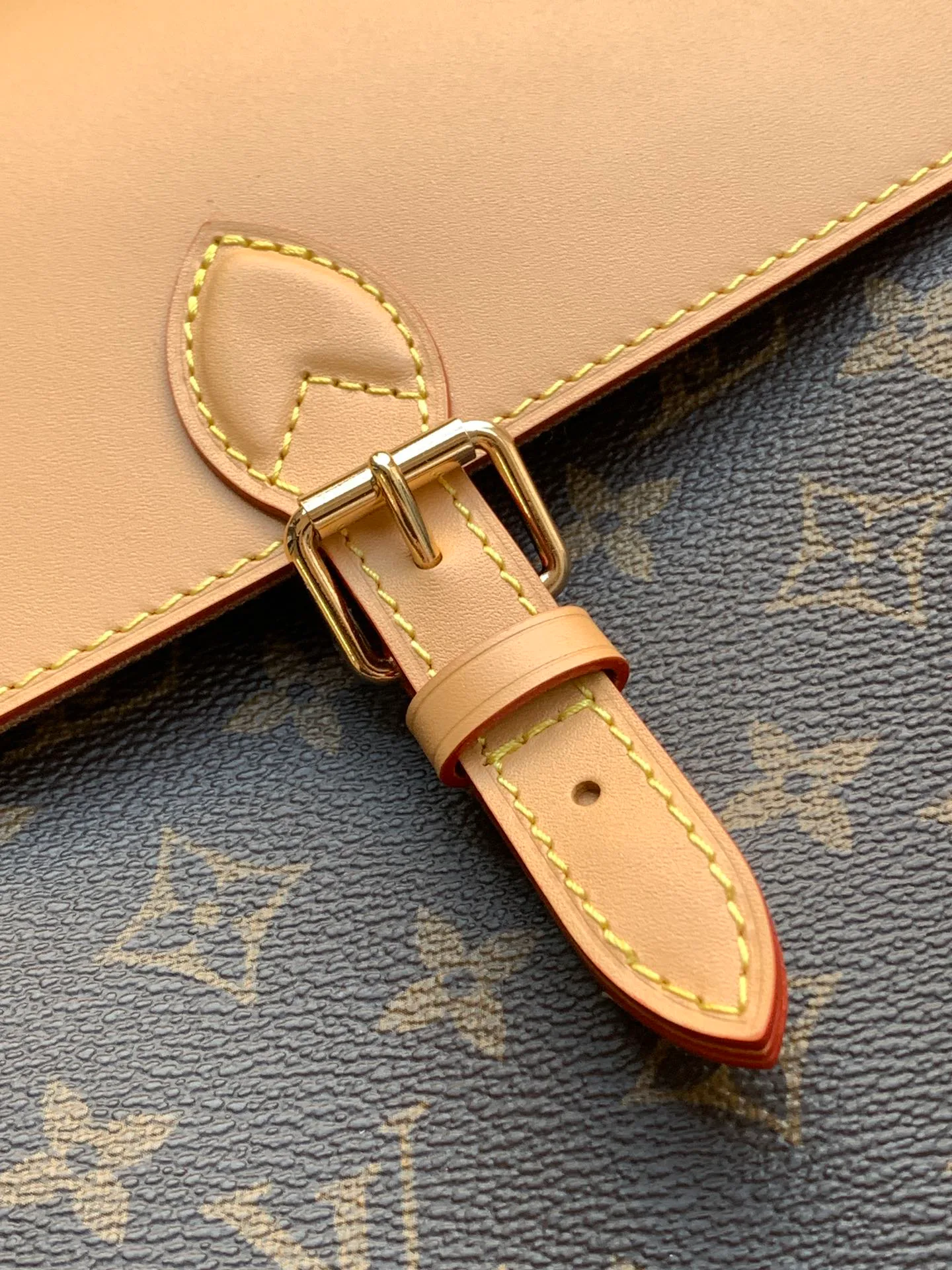 Рюкзаки Женские Louis Vuitton 13435249