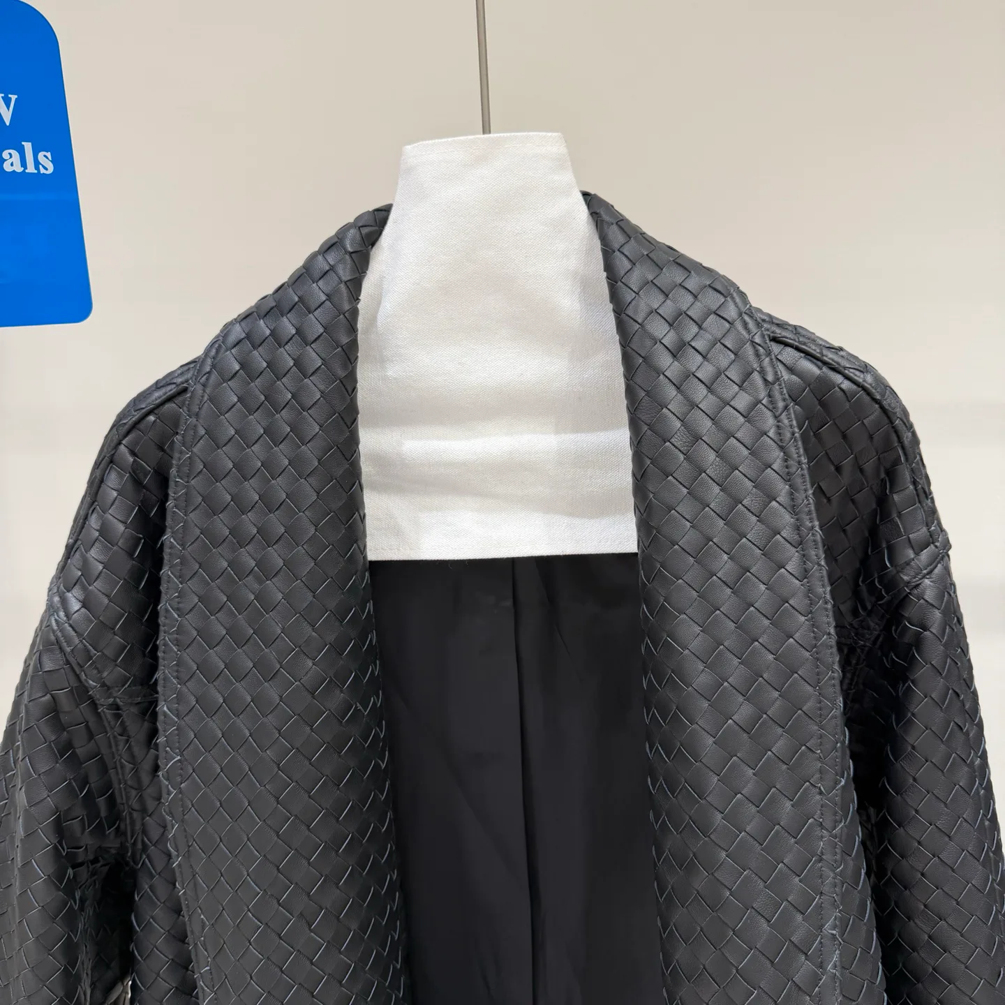 Кожаные Куртки И Дублёнки Женские Bottega Veneta 18335424