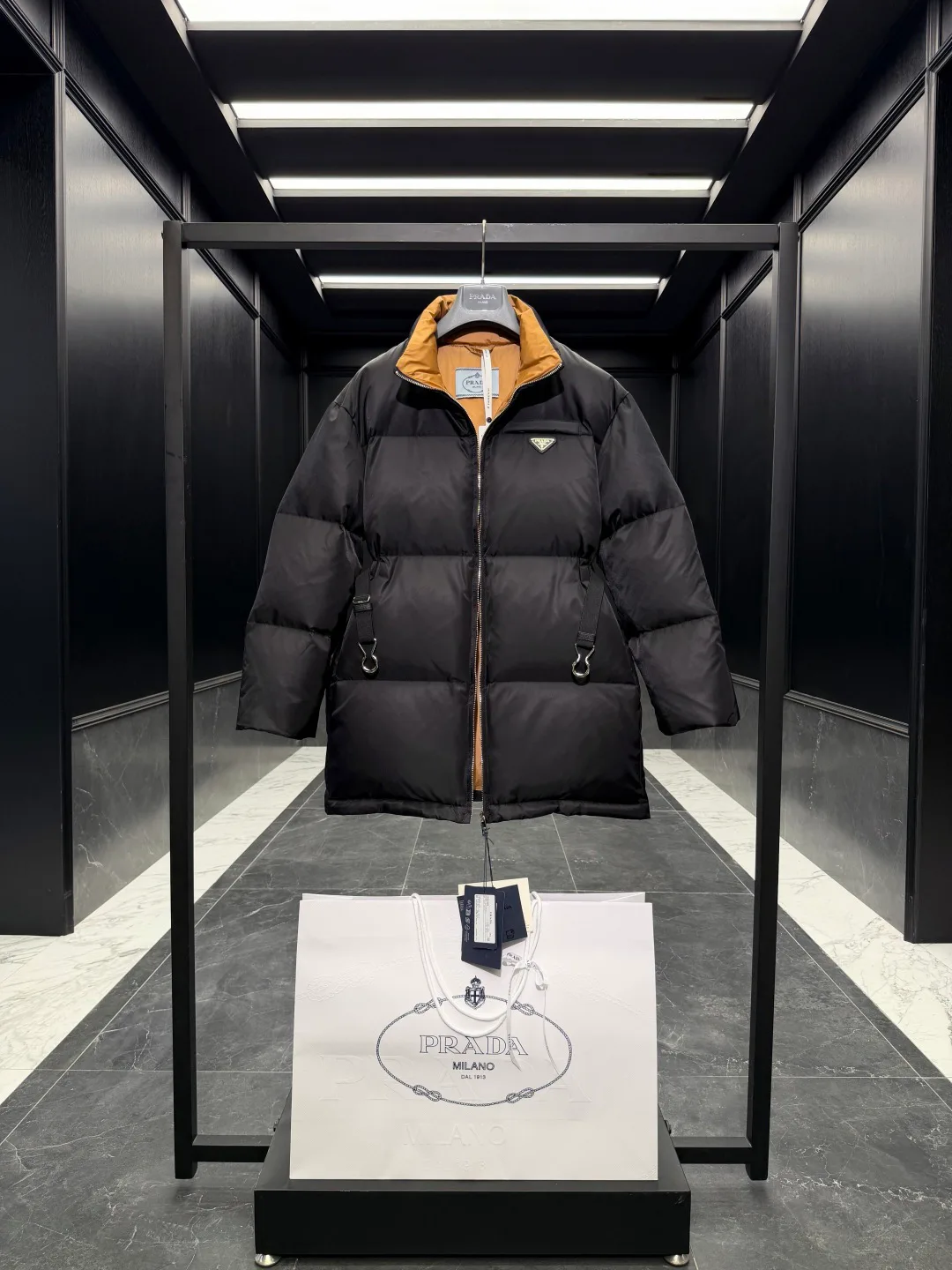 Куртки И Пуховики Женские Prada 18927183