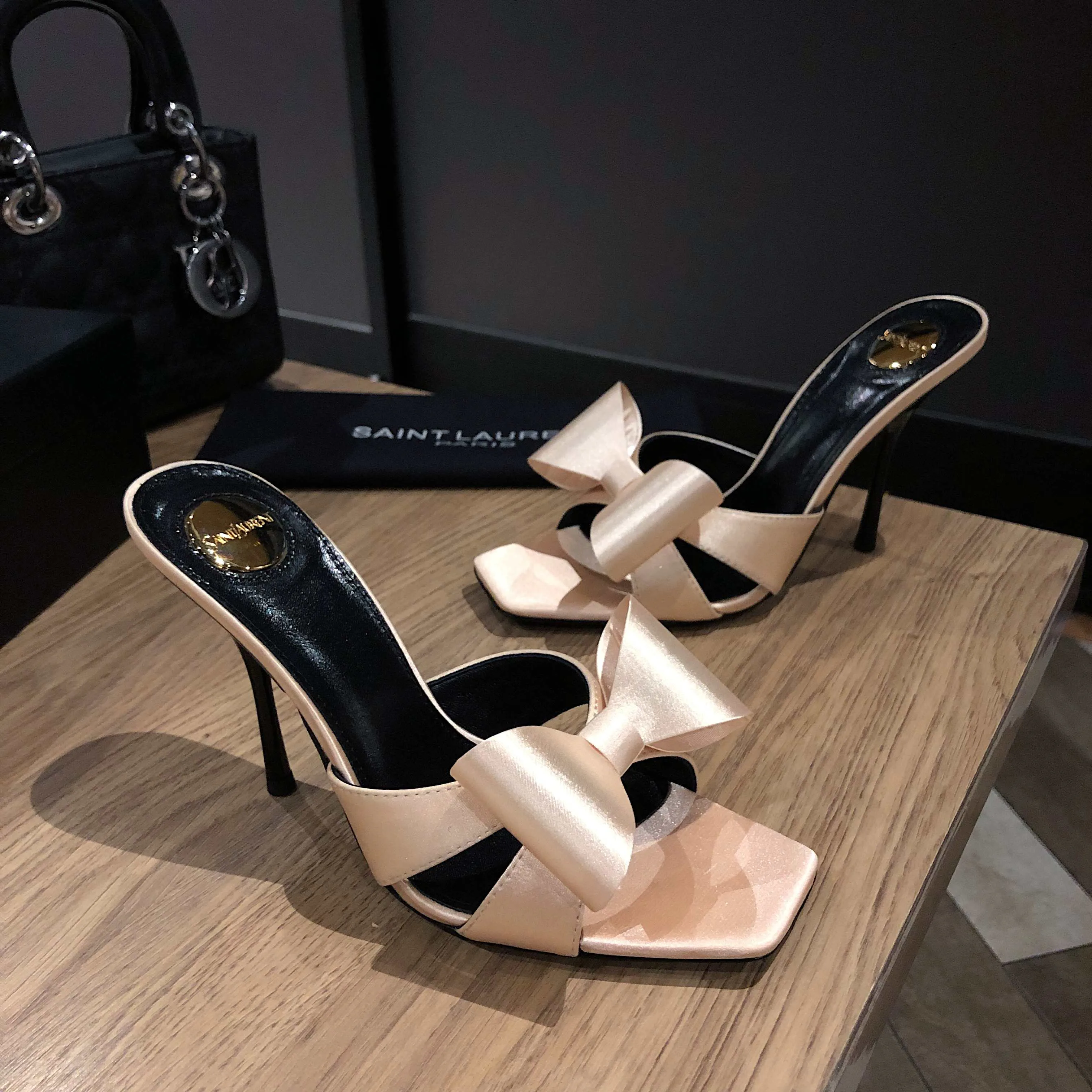 Босоножки Женские Saint Laurent 11220488