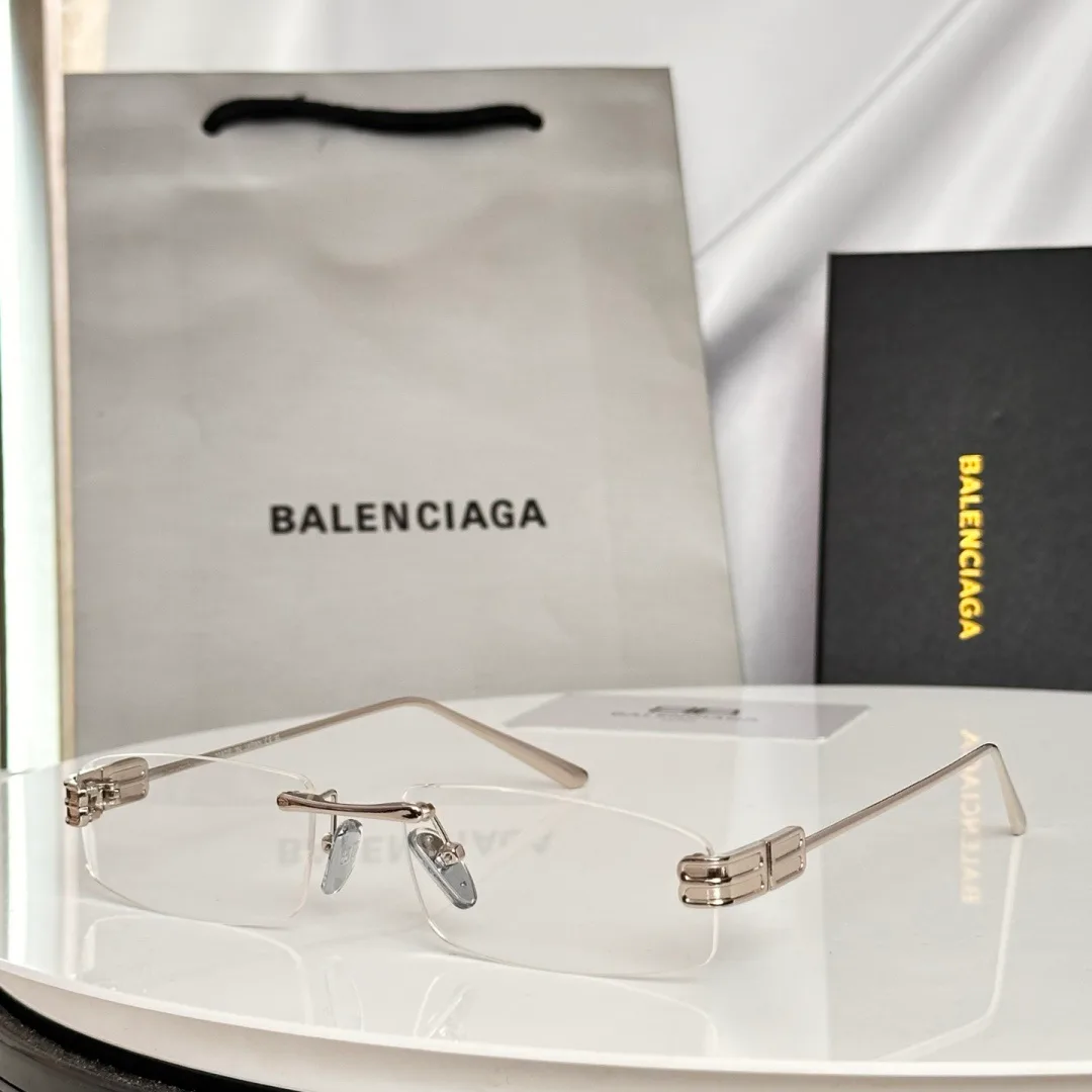 Очки Balenciaga 17546255