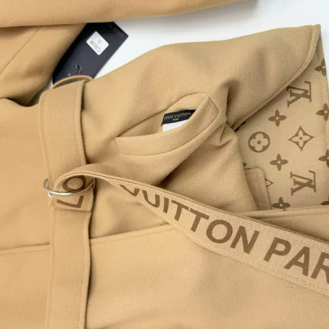 Куртки И Пуховики Женские Louis Vuitton 6649