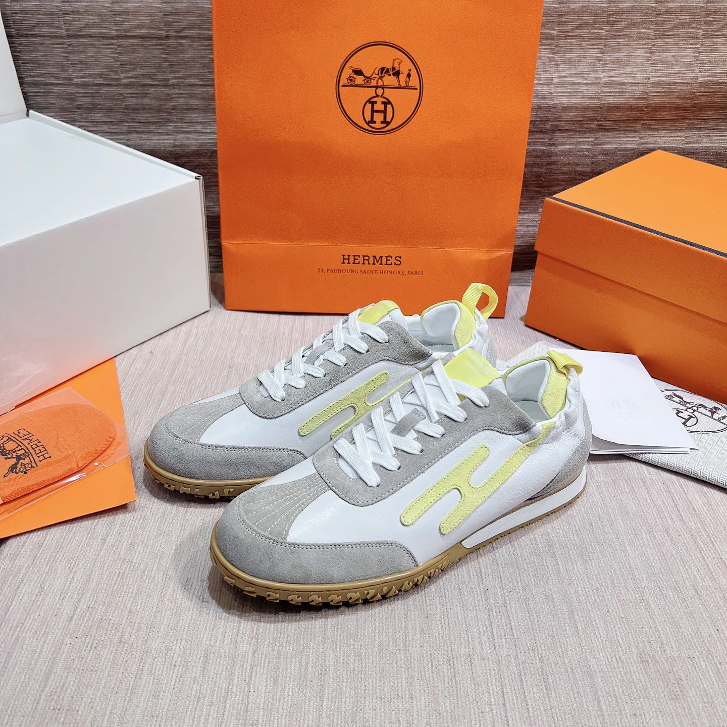 Кроссовки Женские Hermes 17749541