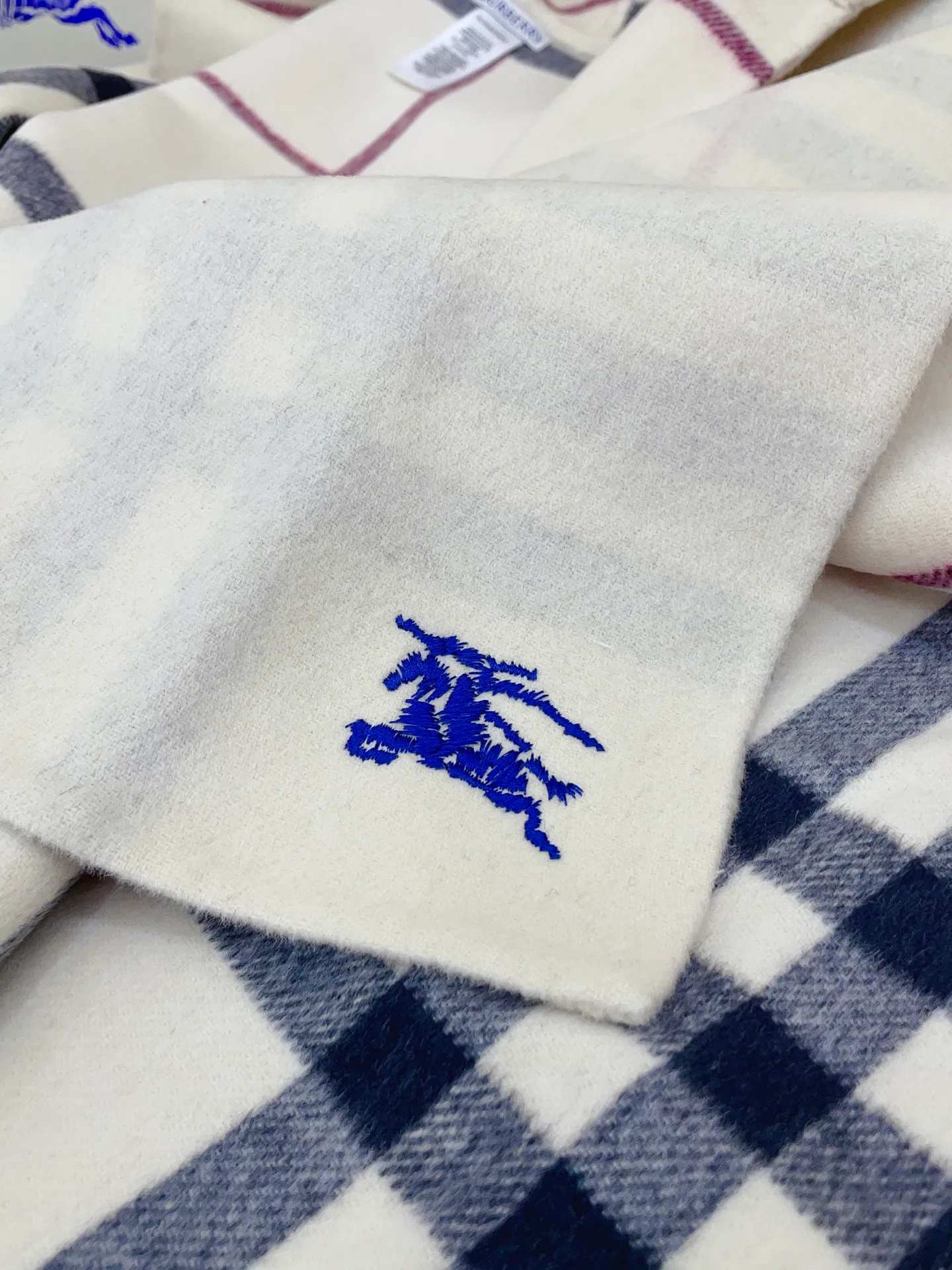 Шарфы Женские Burberry 153811