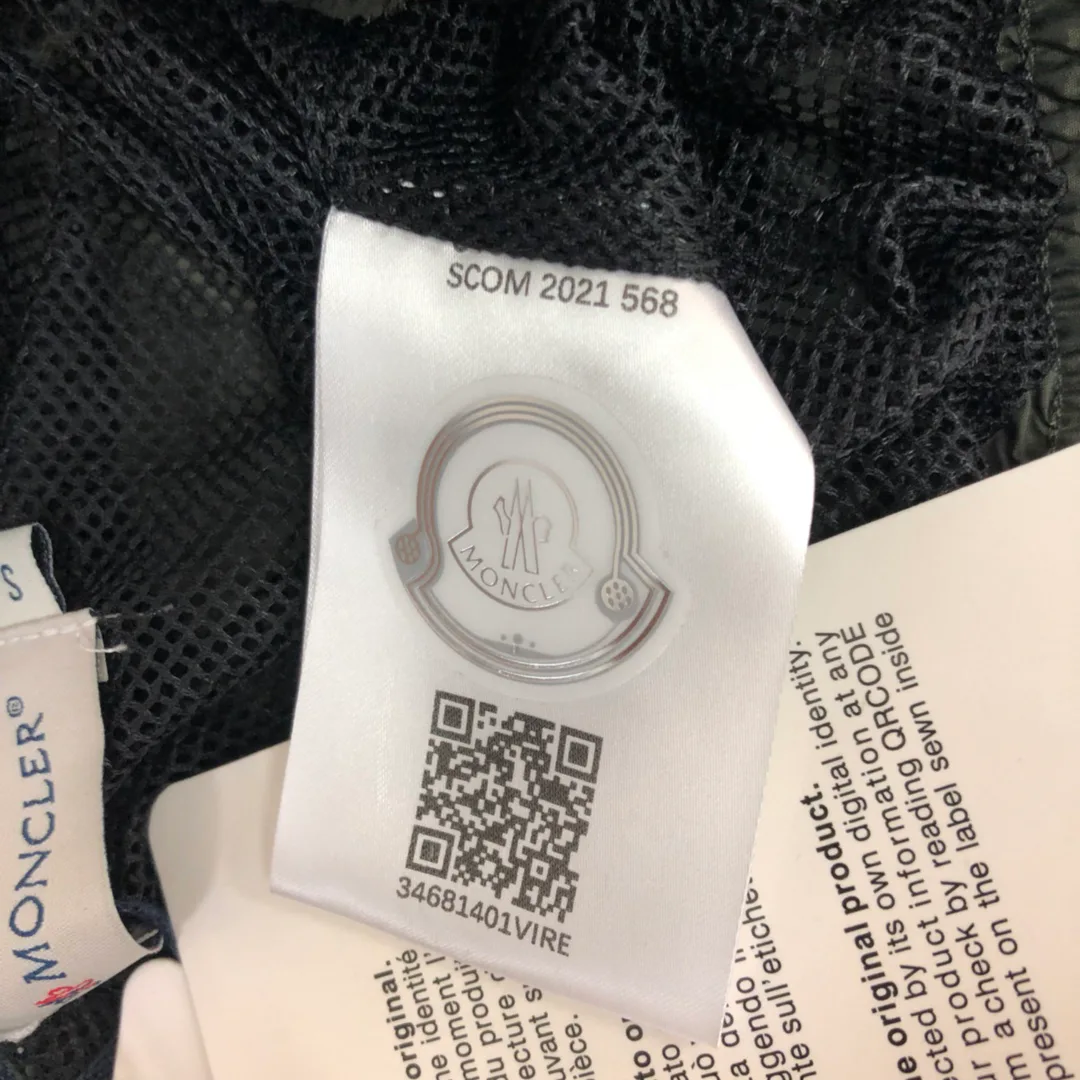 Шорты Мужские Moncler 11239103