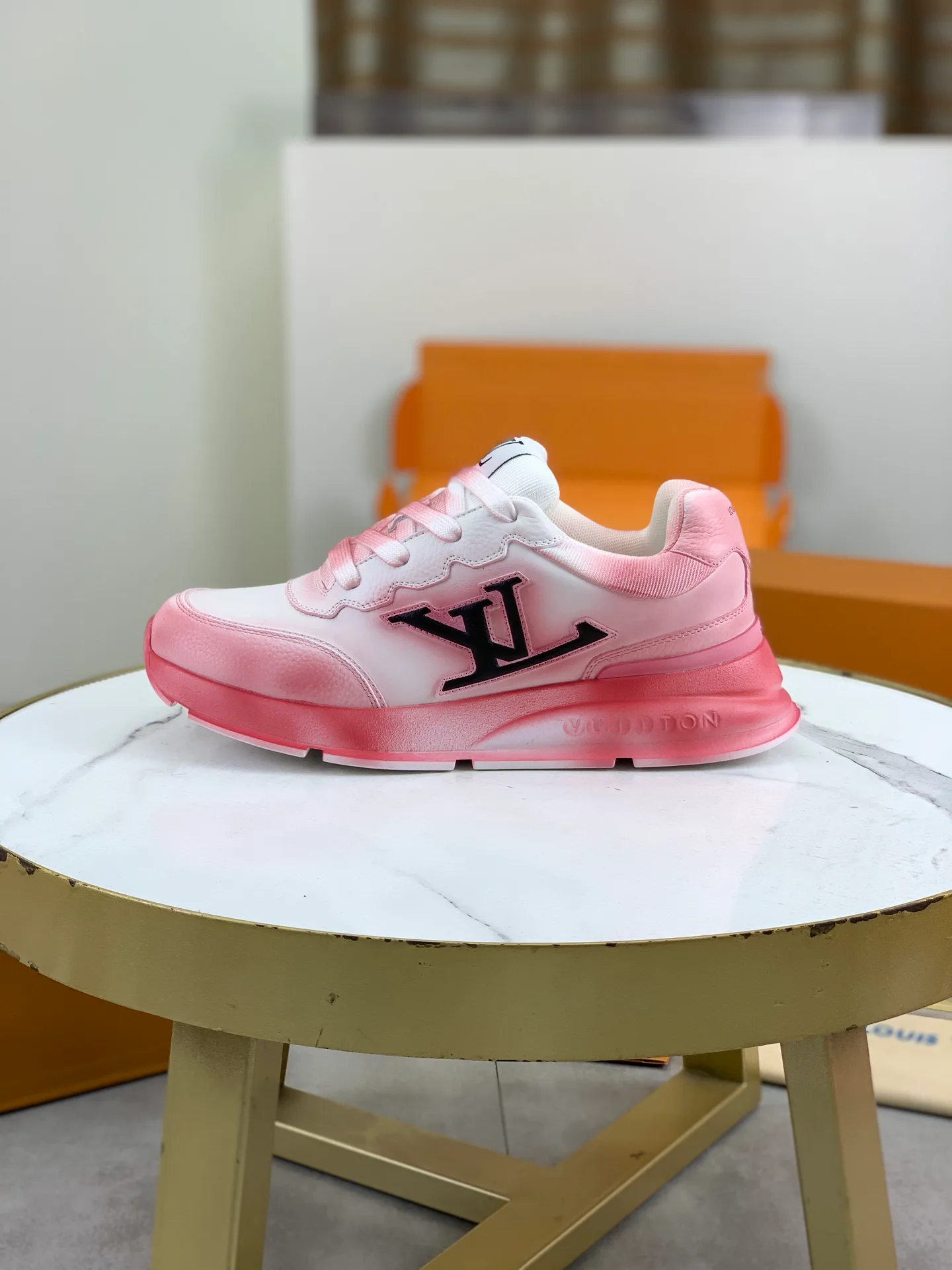 Кроссовки Женские Louis Vuitton 74002