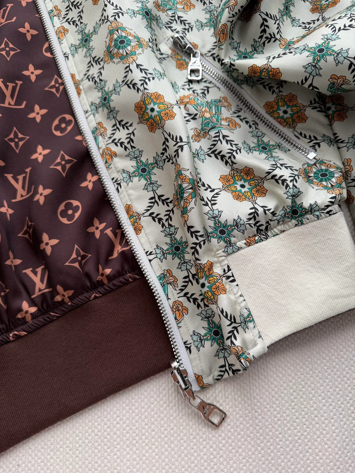 Куртки И Пуховики Женские Louis Vuitton 17307665