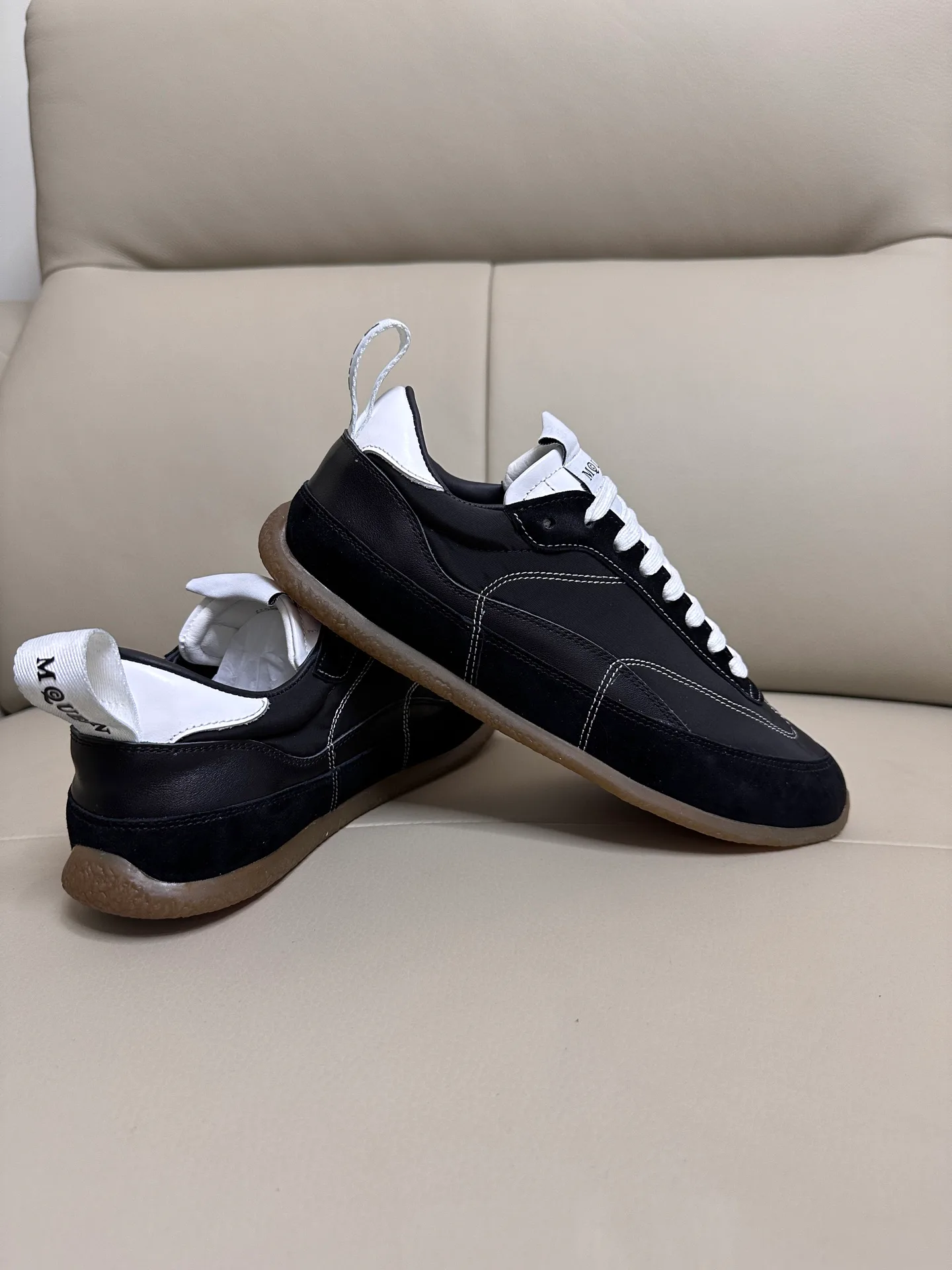 Кроссовки Женские Alexander Mcqueen 18616753