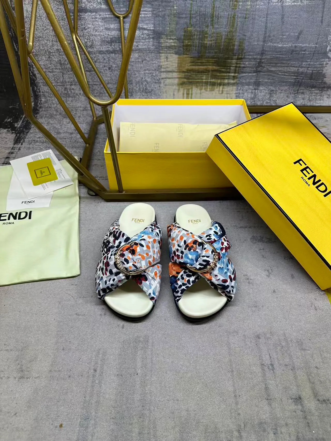 Сандалии Женские Fendi 11513172