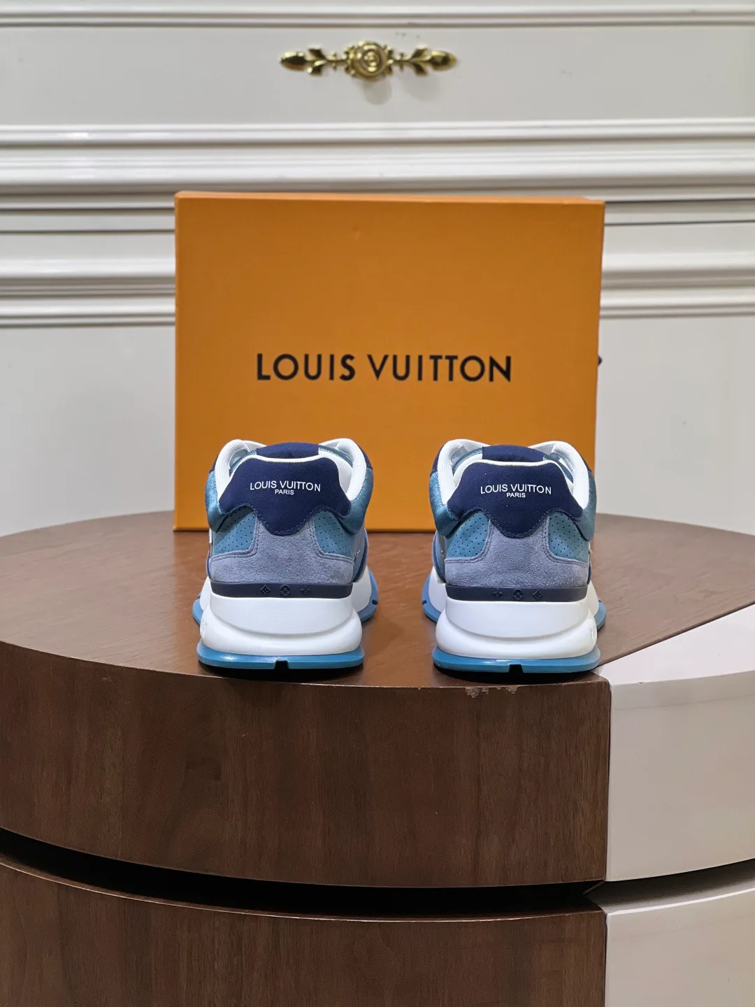 Кроссовки Мужские Louis Vuitton 17460374
