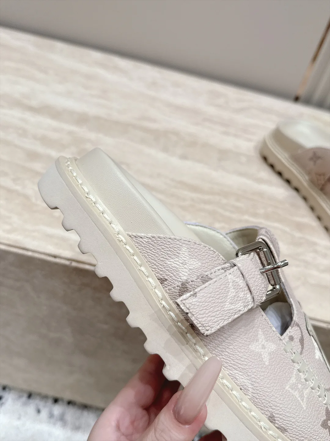 Мюли И Сабо Женские Louis Vuitton 18187129