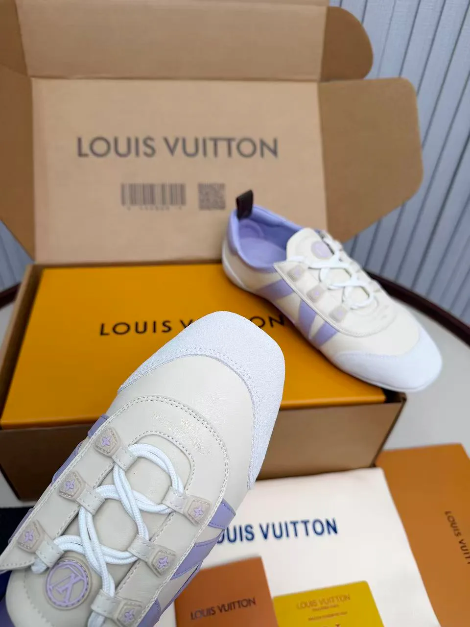 Кроссовки Женские Louis Vuitton 11250638