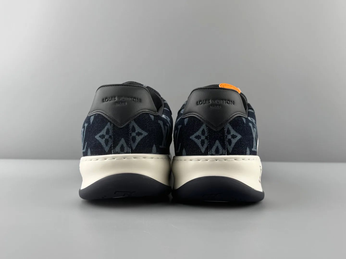 Кроссовки Женские Louis Vuitton 17293055