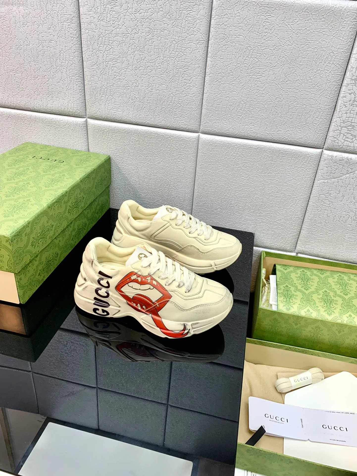 Кроссовки Женские Gucci 13080119