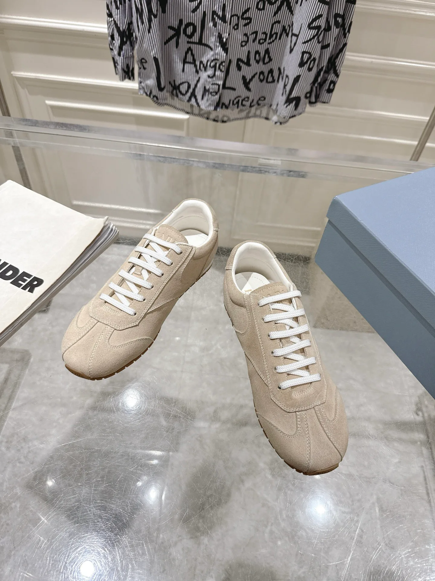 Кроссовки Женские Prada 18508344