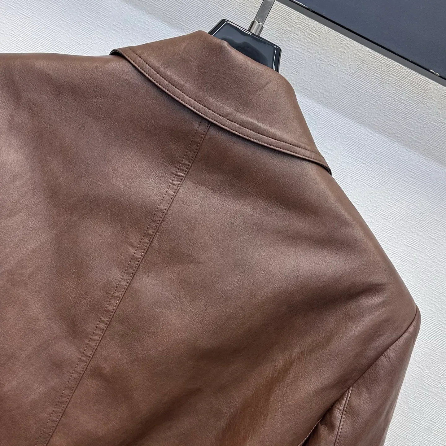 Кожаные Куртки И Дублёнки Женские Prada 19609875