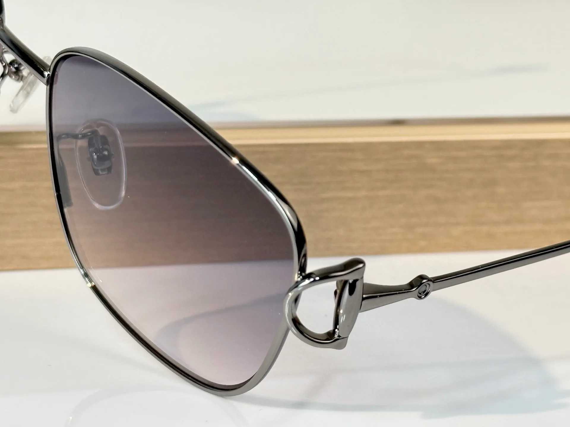 Очки Gucci 18117840