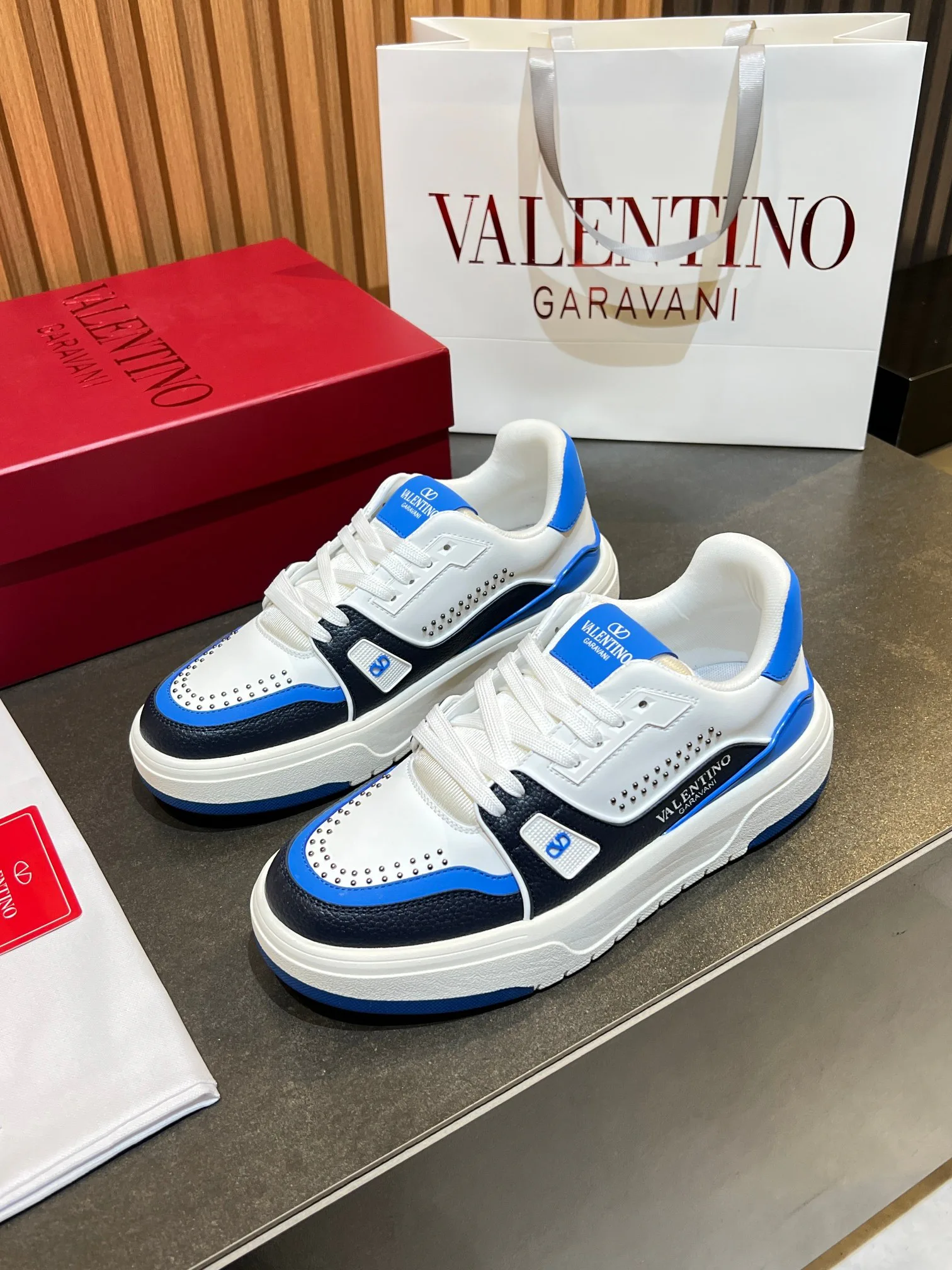 Кроссовки Женские Valentino 11575973