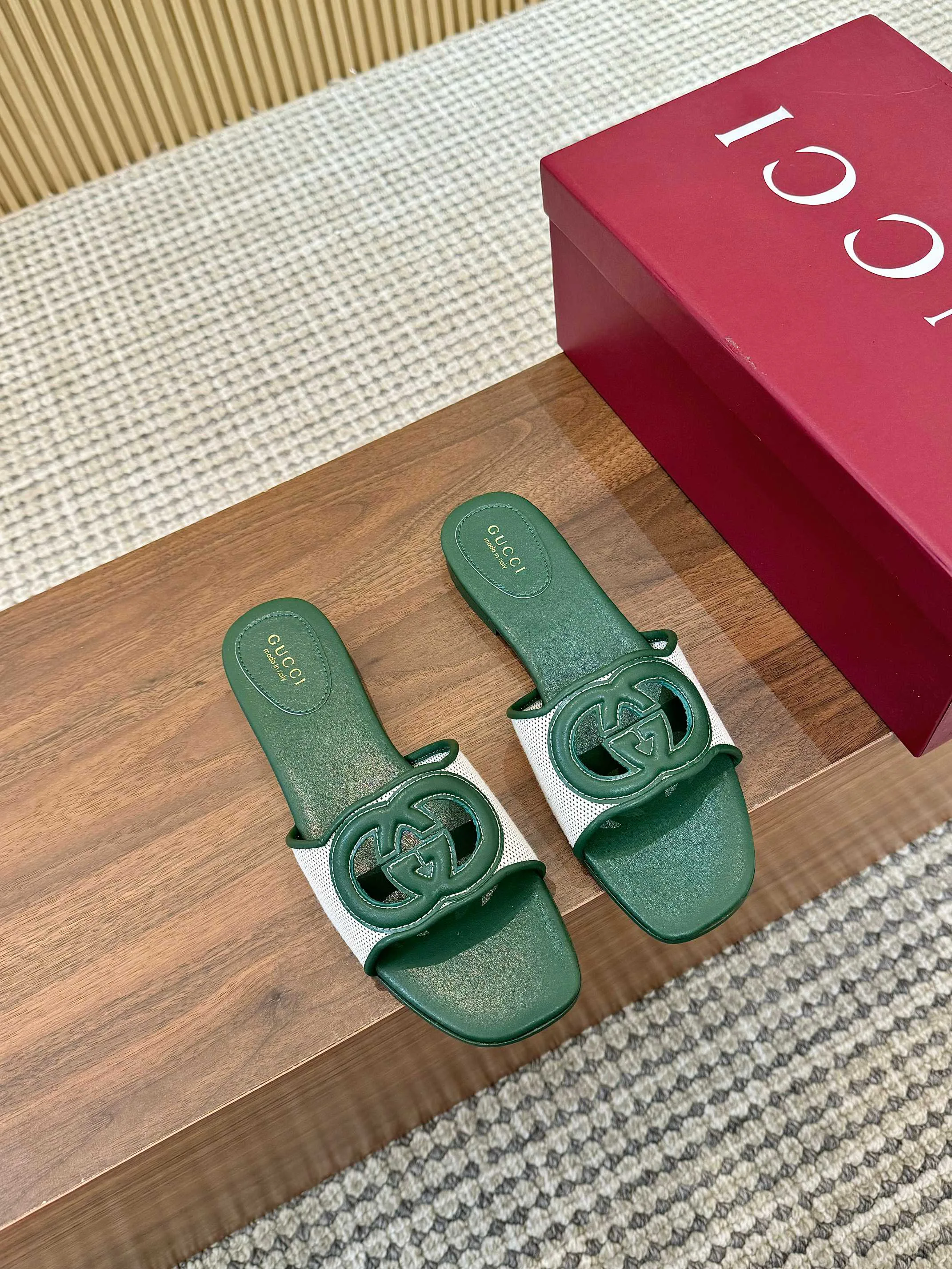 Шлепанцы Женские Gucci 11890977