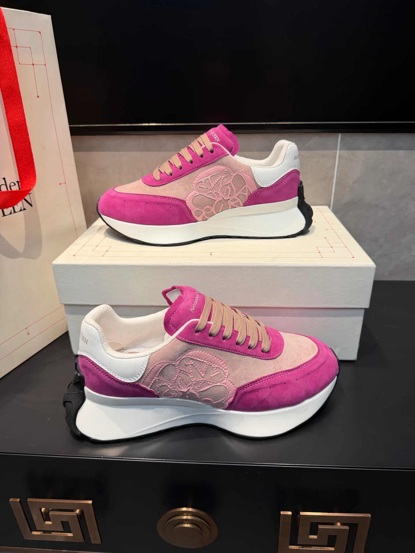 Кроссовки Женские Alexander Mcqueen 18363888