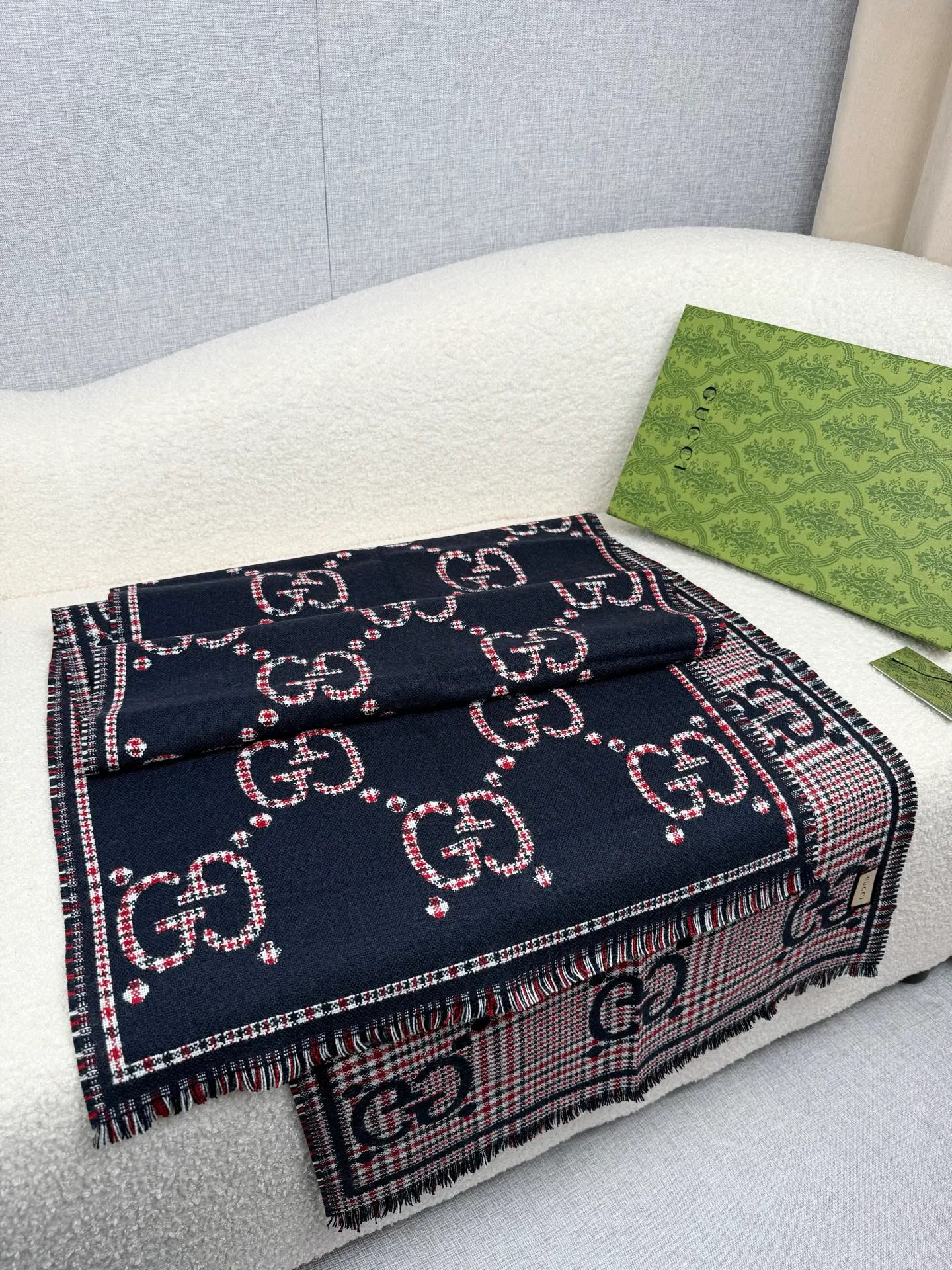 Шарфы Gucci 895104