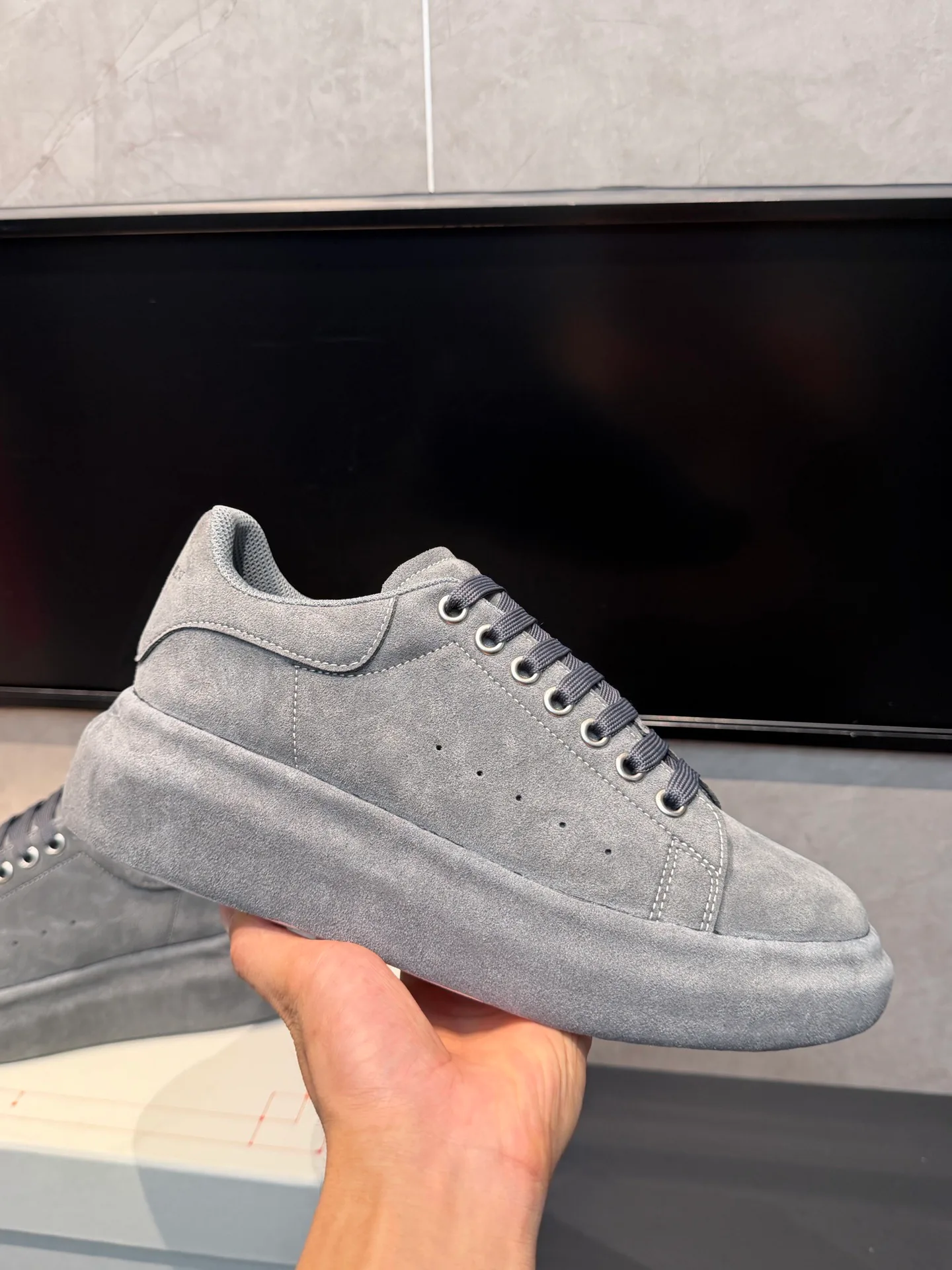 Кроссовки Женские Alexander Mcqueen 18363905
